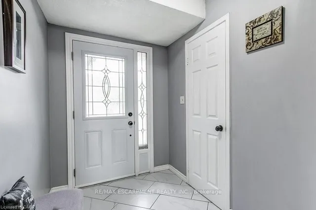 391 STONE CHURCH Rd #22, Hamilton 4