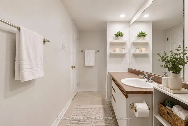 800 Mckellar Ave #204, Ottawa 2
