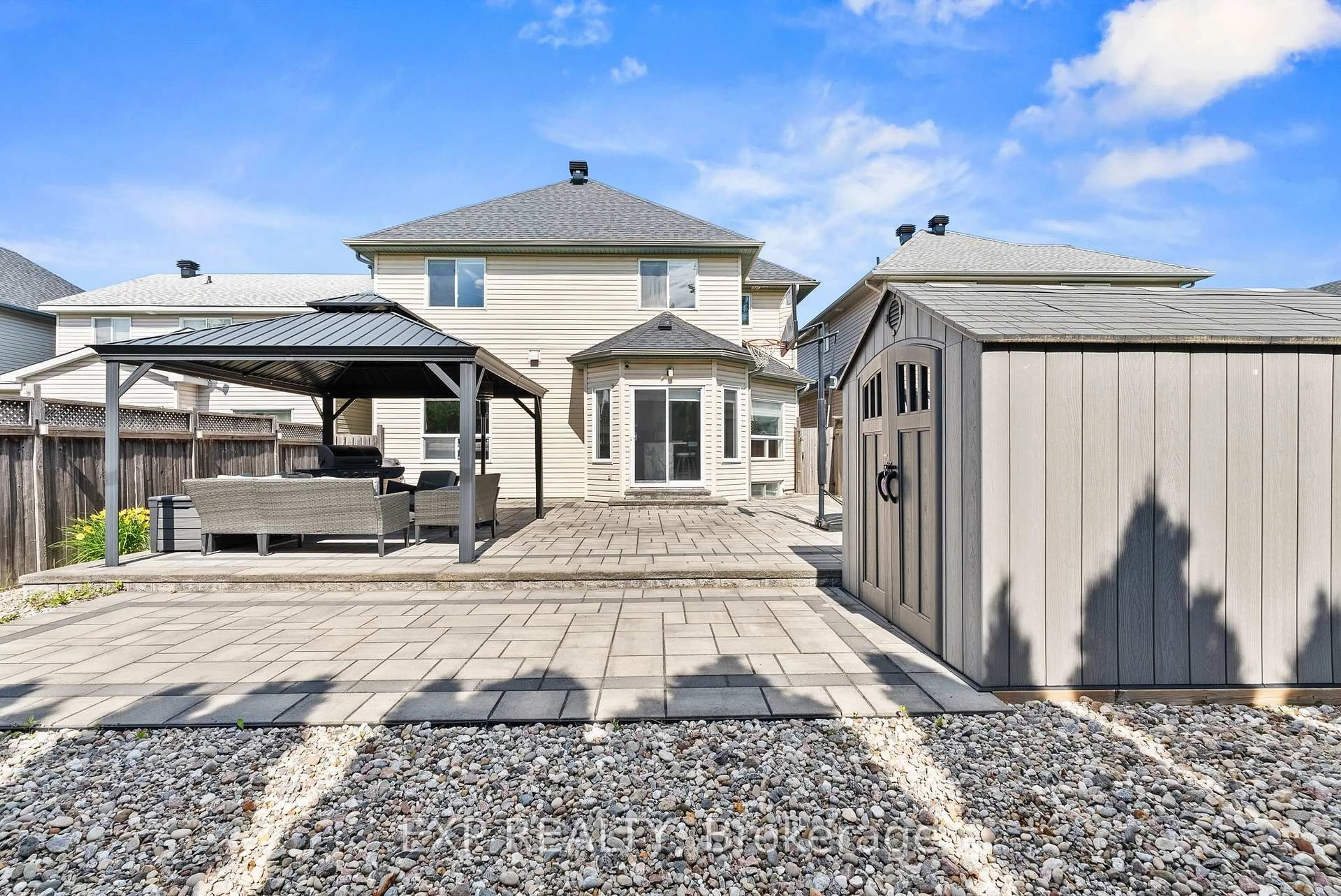 Patio, street for 112 Redcliff Ave, Ottawa Ontario K2J 5J7