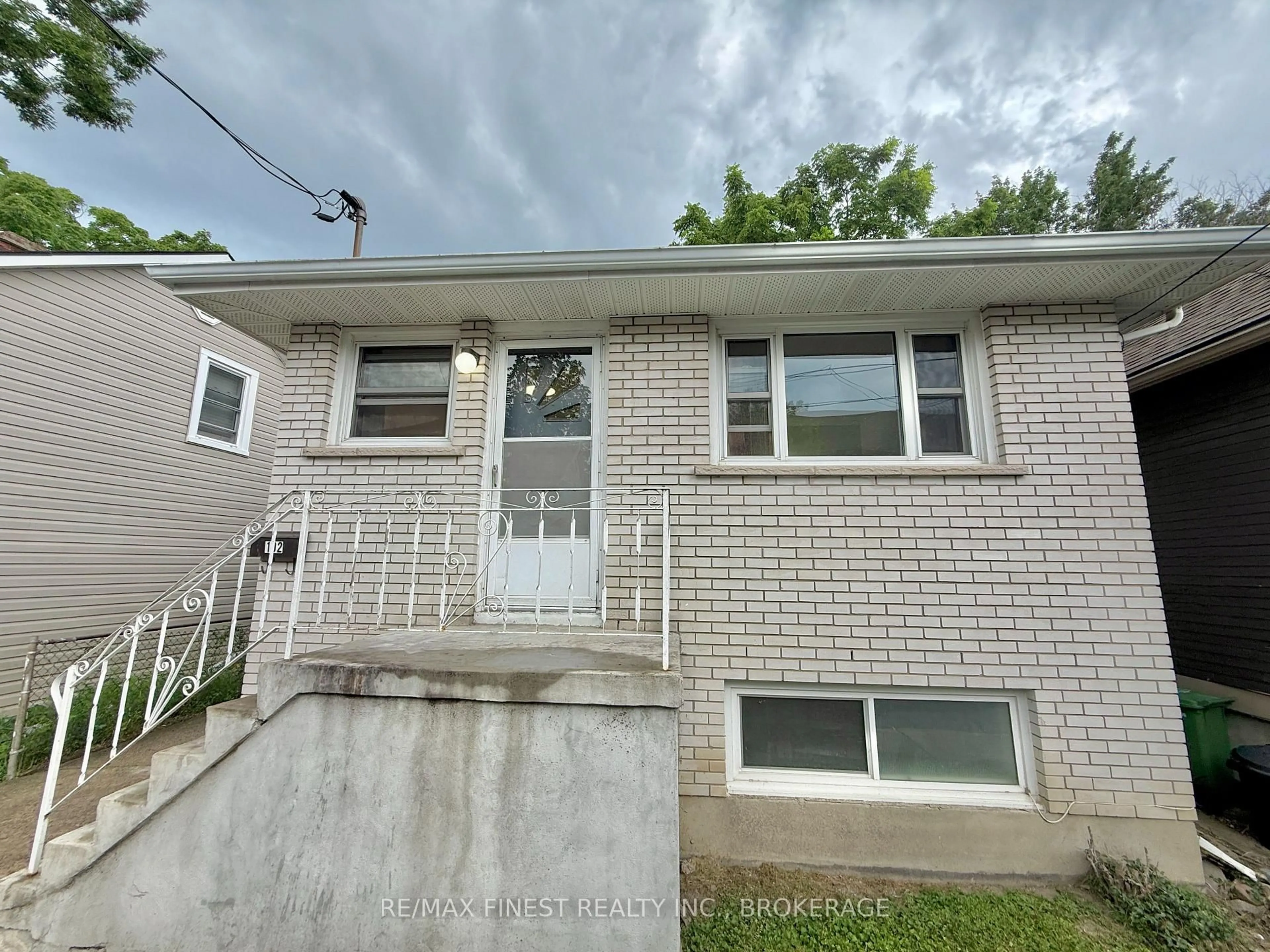 Unknown for 102 Chatham St, Kingston Ontario K7K 4H3