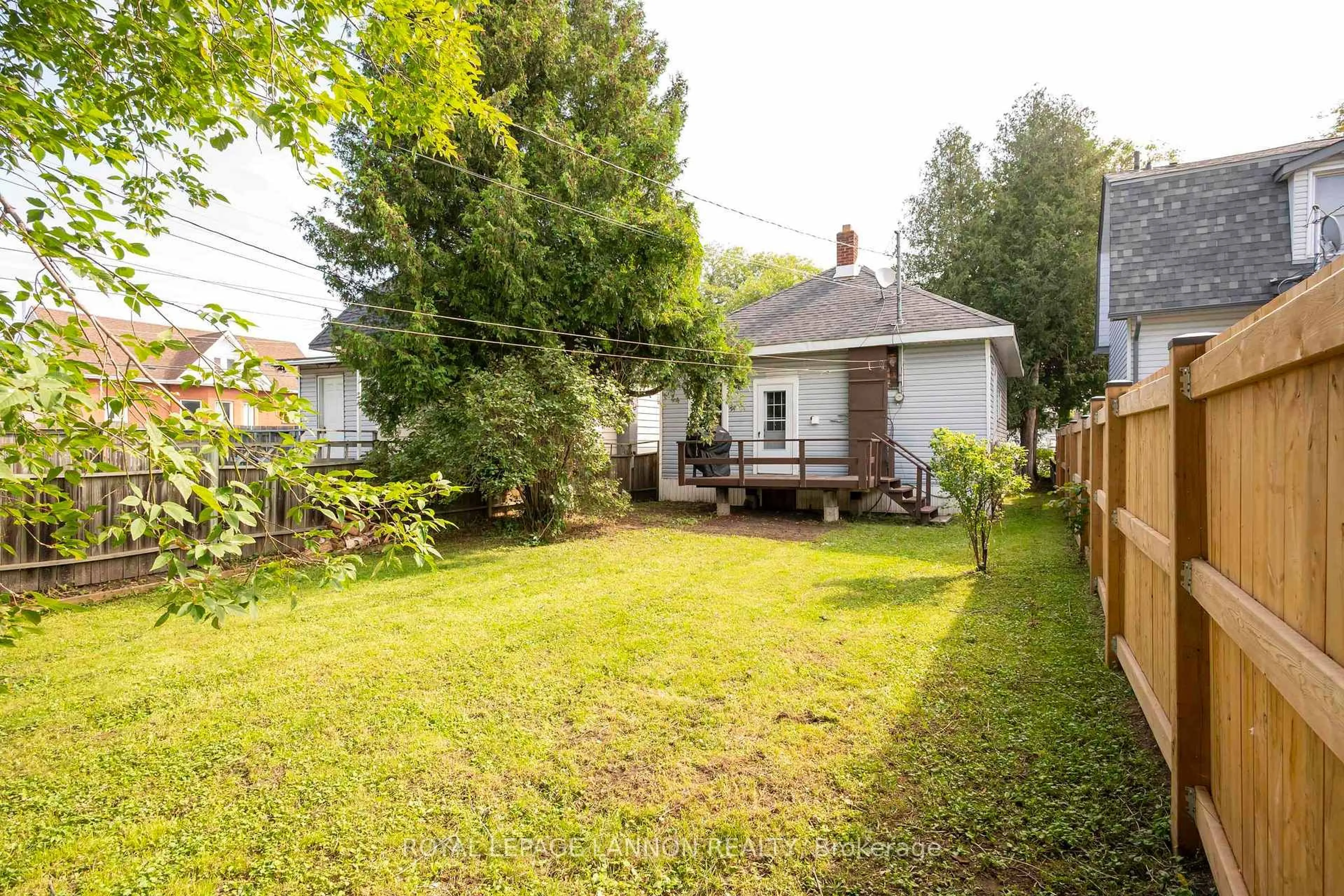 Unknown for 349 Vickers St N, Thunder Bay Ontario P7C 4B1