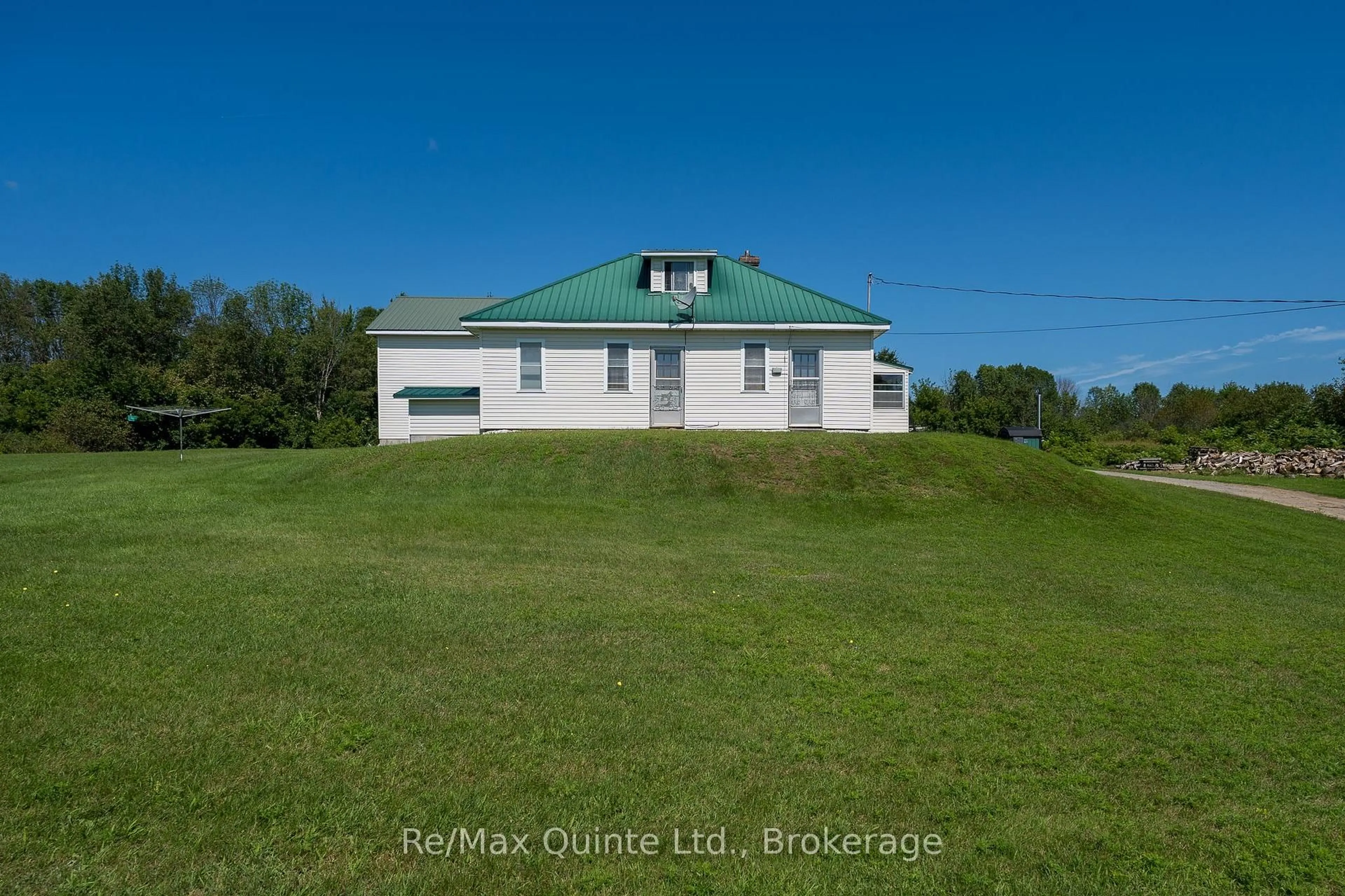 A pic from outside/outdoor area/front of a property/back of a property/a pic from drone, water/lake/river/ocean view for 1477 Sulphide Rd, Tweed Ontario K0K 3J0