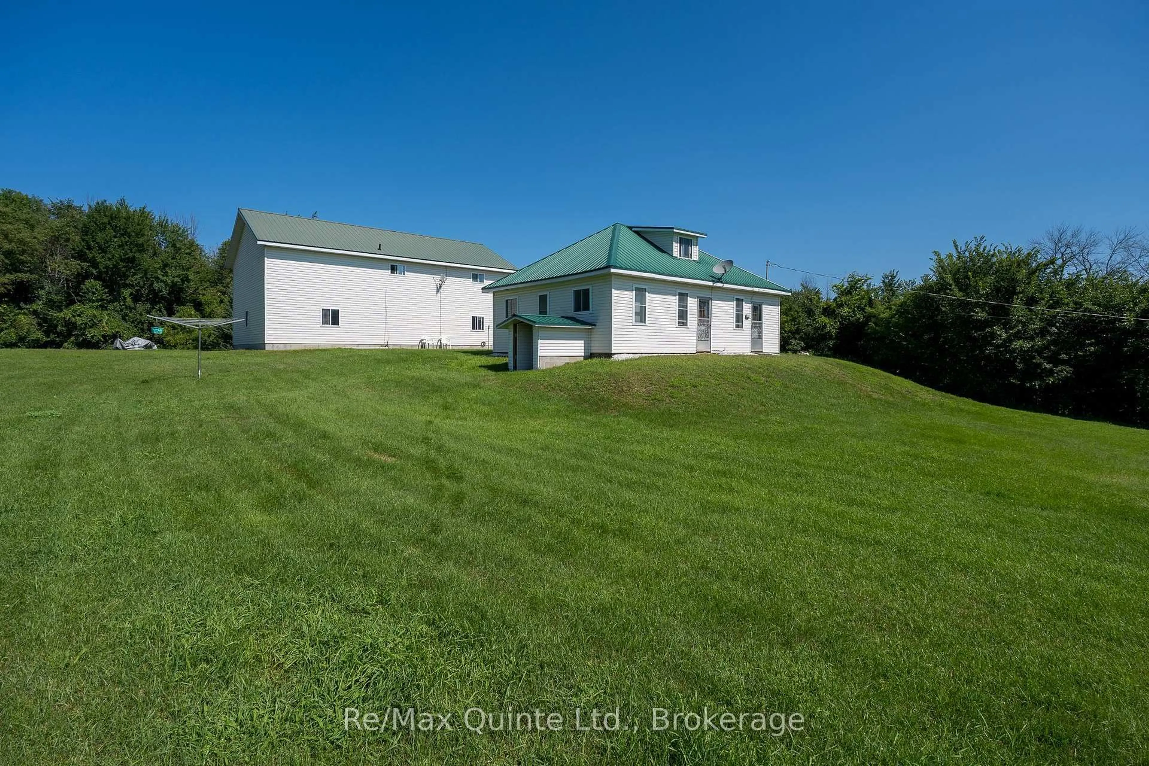 A pic from outside/outdoor area/front of a property/back of a property/a pic from drone, unknown for 1477 Sulphide Rd, Tweed Ontario K0K 3J0