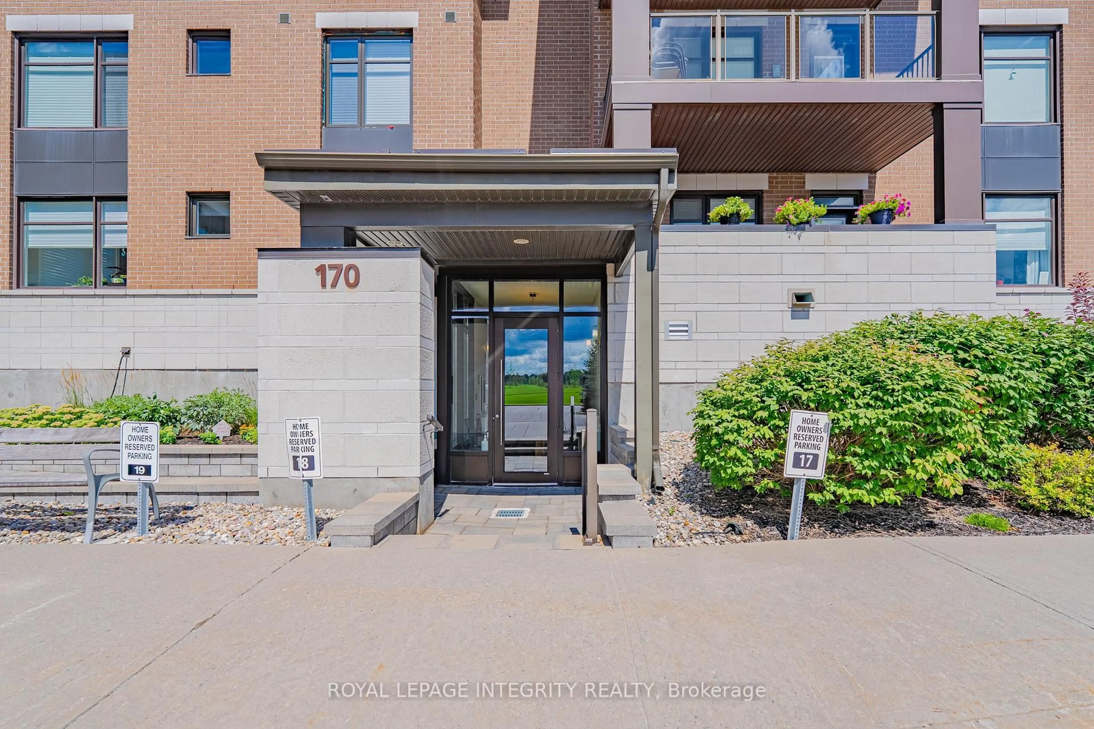 Unknown for 170 GUELPH Private #303, Ottawa Ontario K2T 0J5