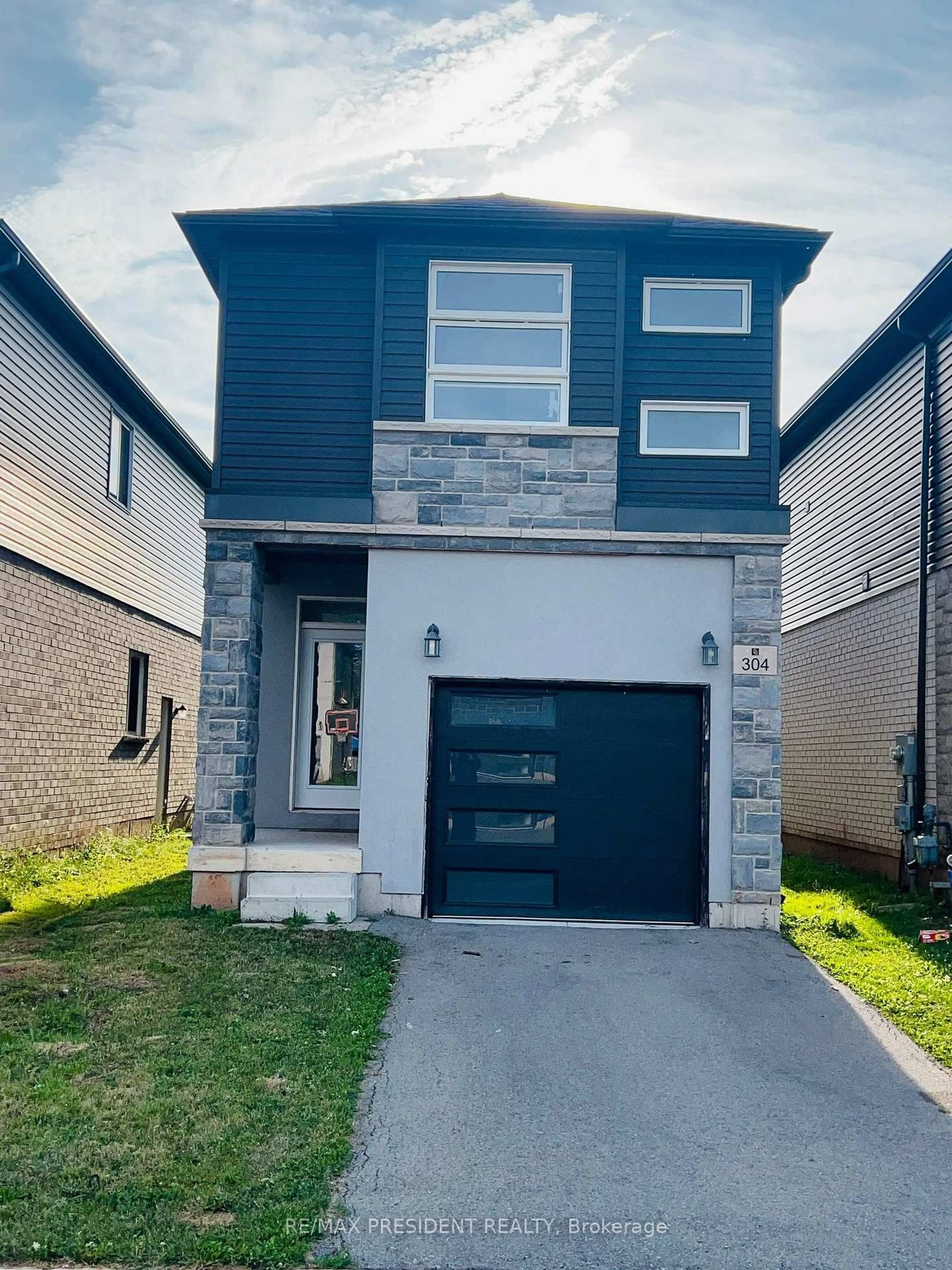 Home with brick exterior material, street for 304 Louise St, Welland Ontario L3B 0H8