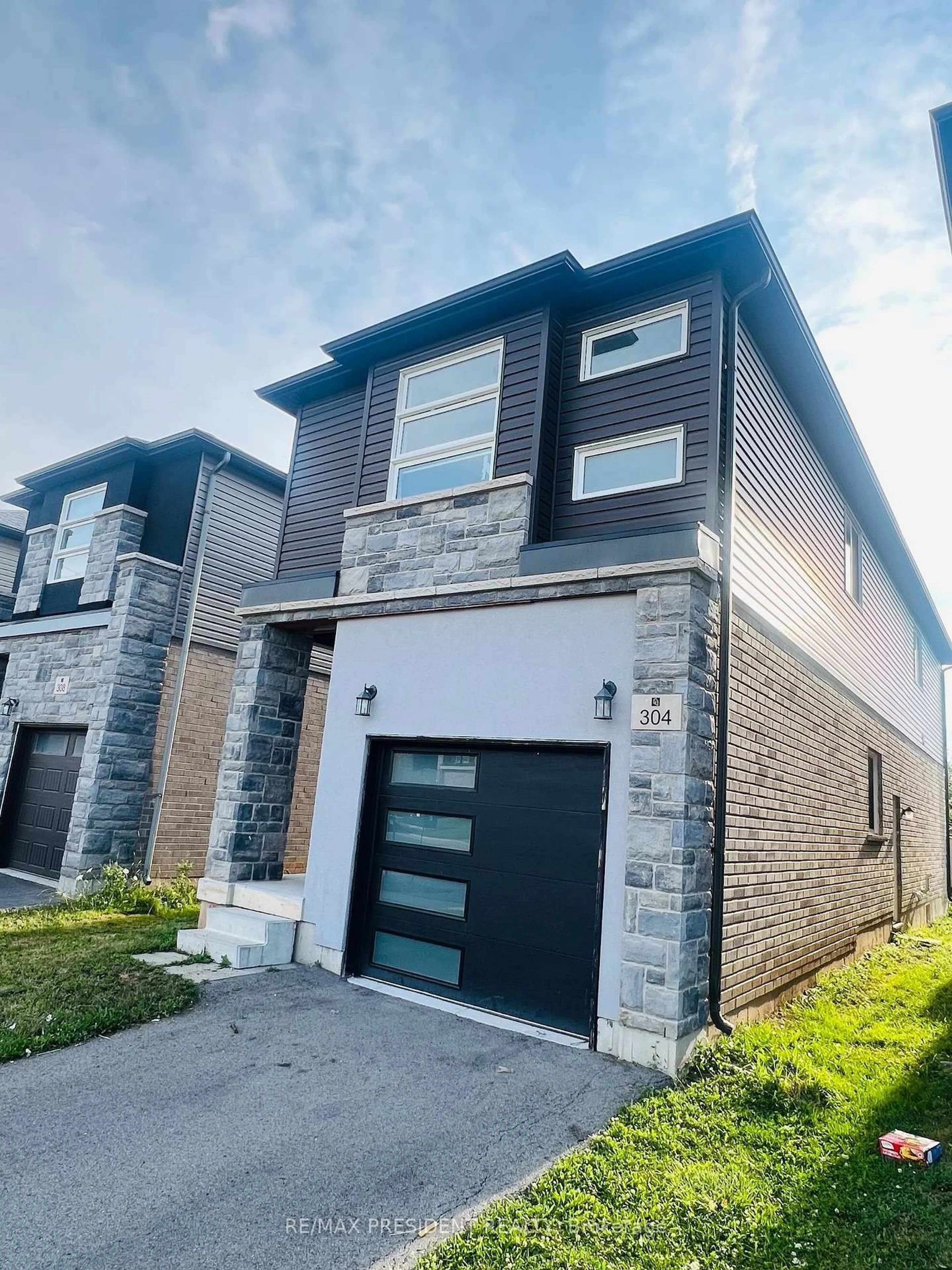 Home with brick exterior material, street for 304 Louise St, Welland Ontario L3B 0H8