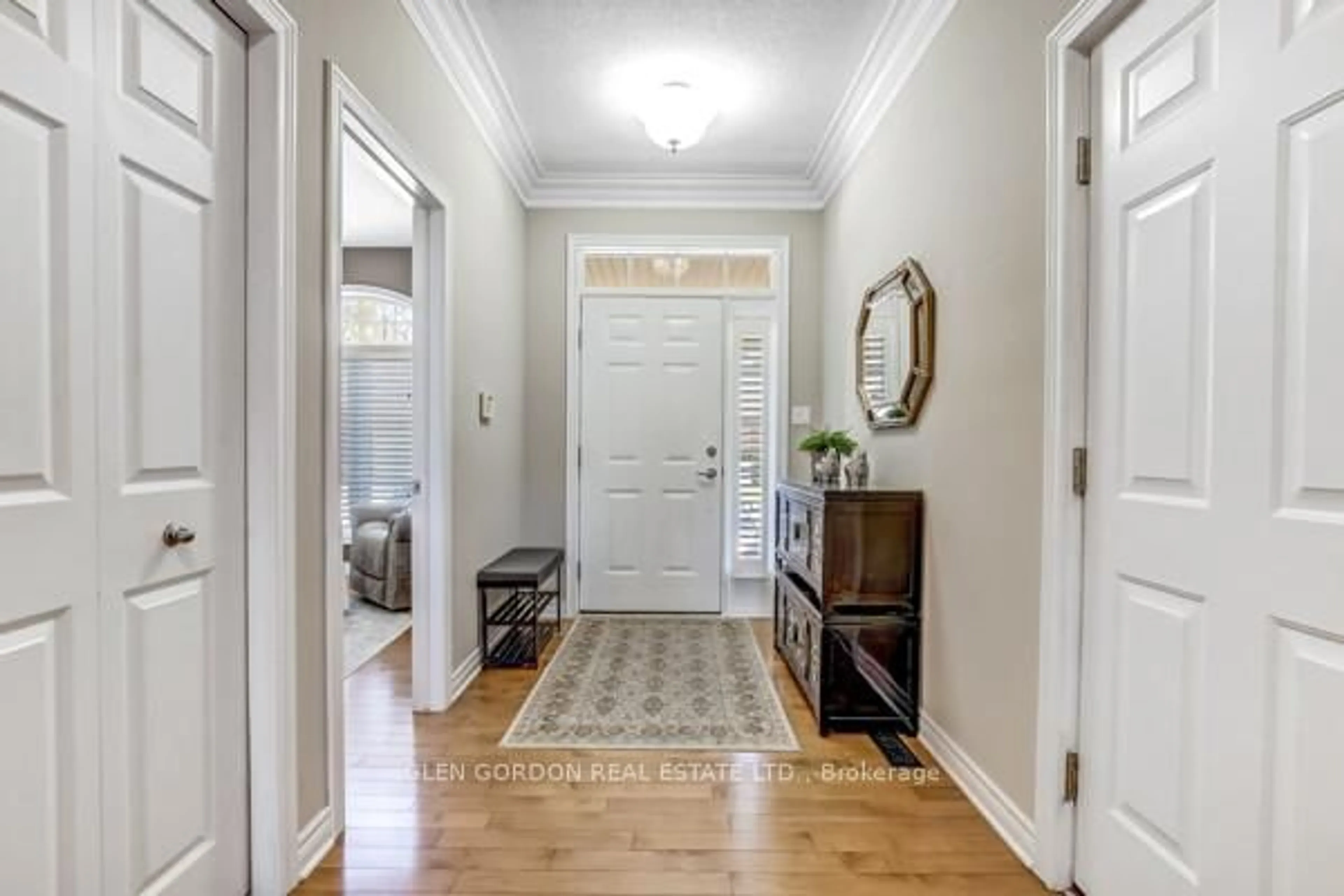 Indoor entryway for 417 Hyde Park Rd #5, London North Ontario N6H 3R9