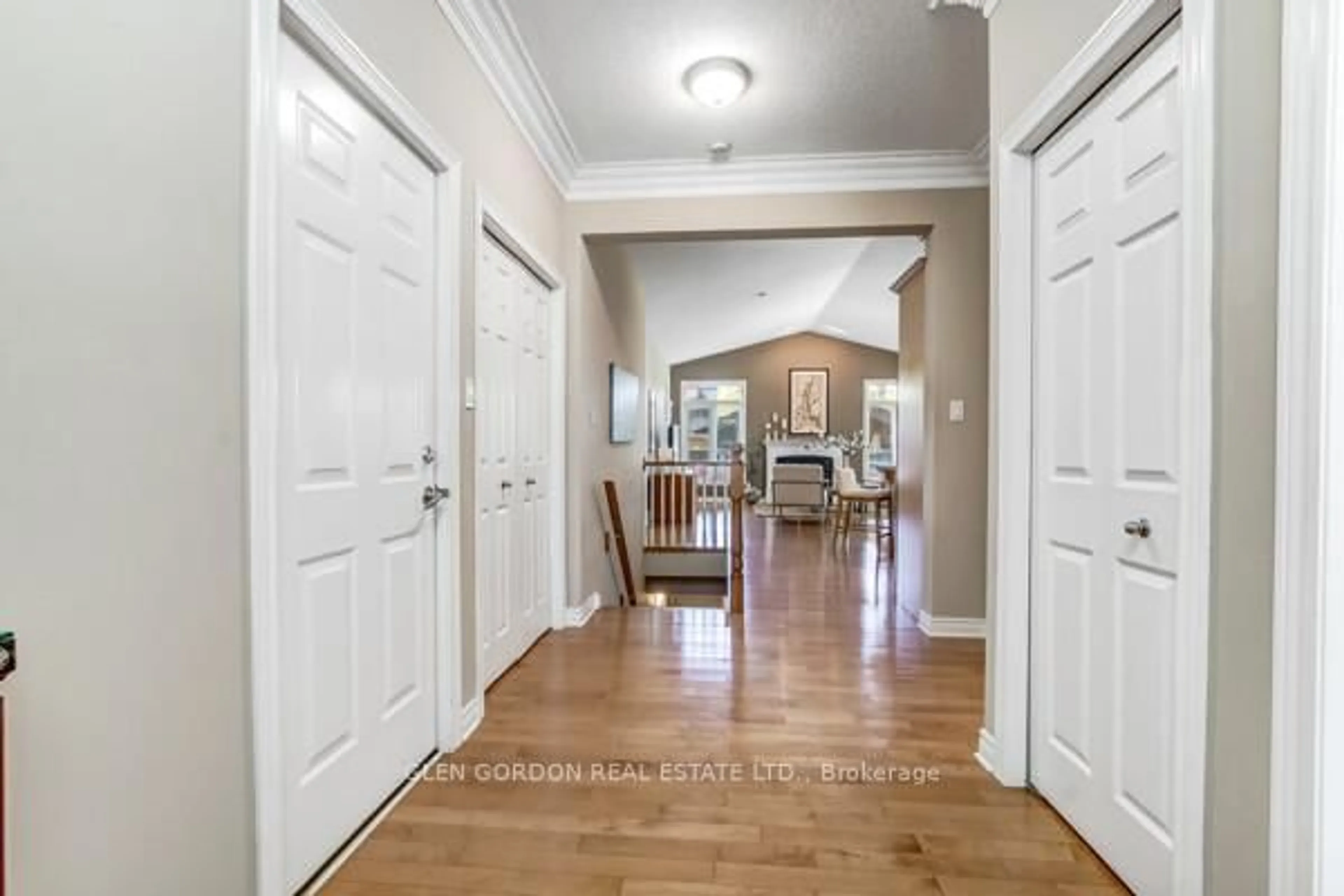 Indoor entryway for 417 Hyde Park Rd #5, London North Ontario N6H 3R9