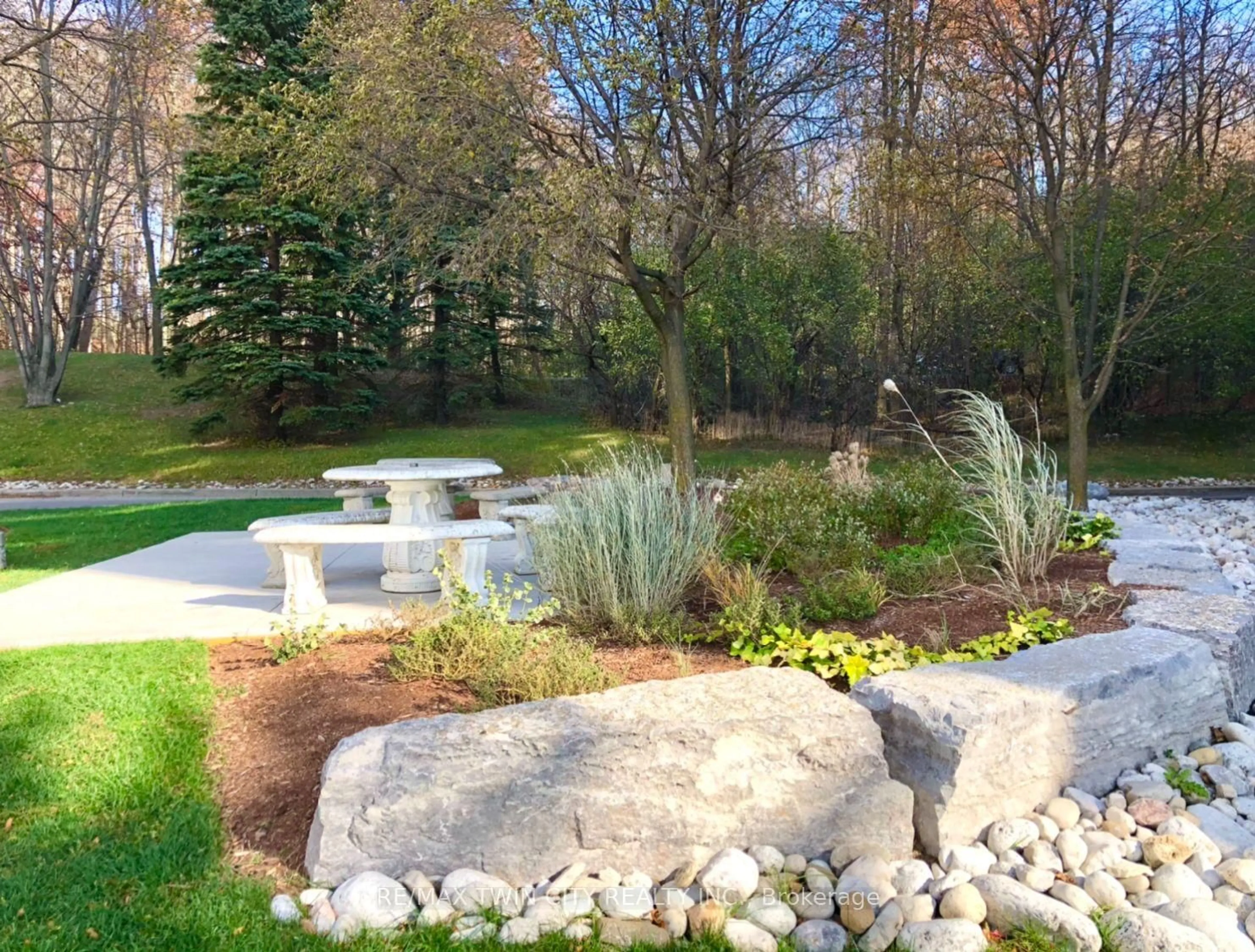 Patio, water/lake/river/ocean view for 55 Green Valley Dr #608, Kitchener Ontario N2P 1Z6