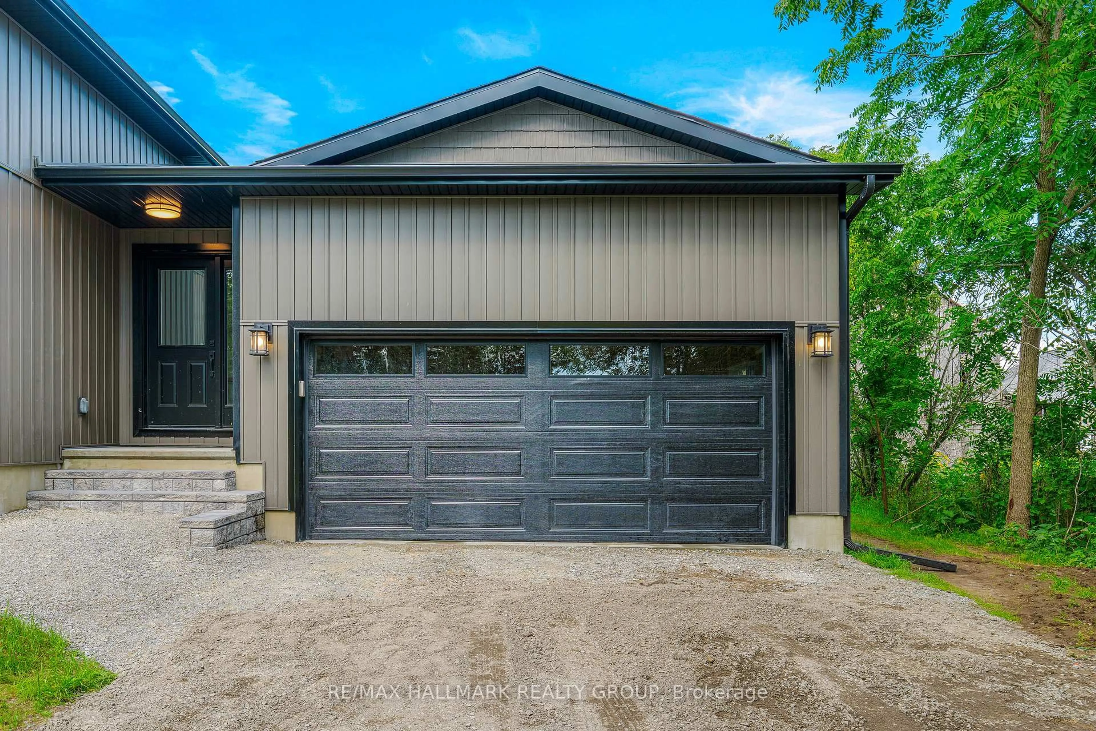 Indoor garage for 9303 Greenbush Lane, Elizabethtown-Kitley Ontario K0E 1A0