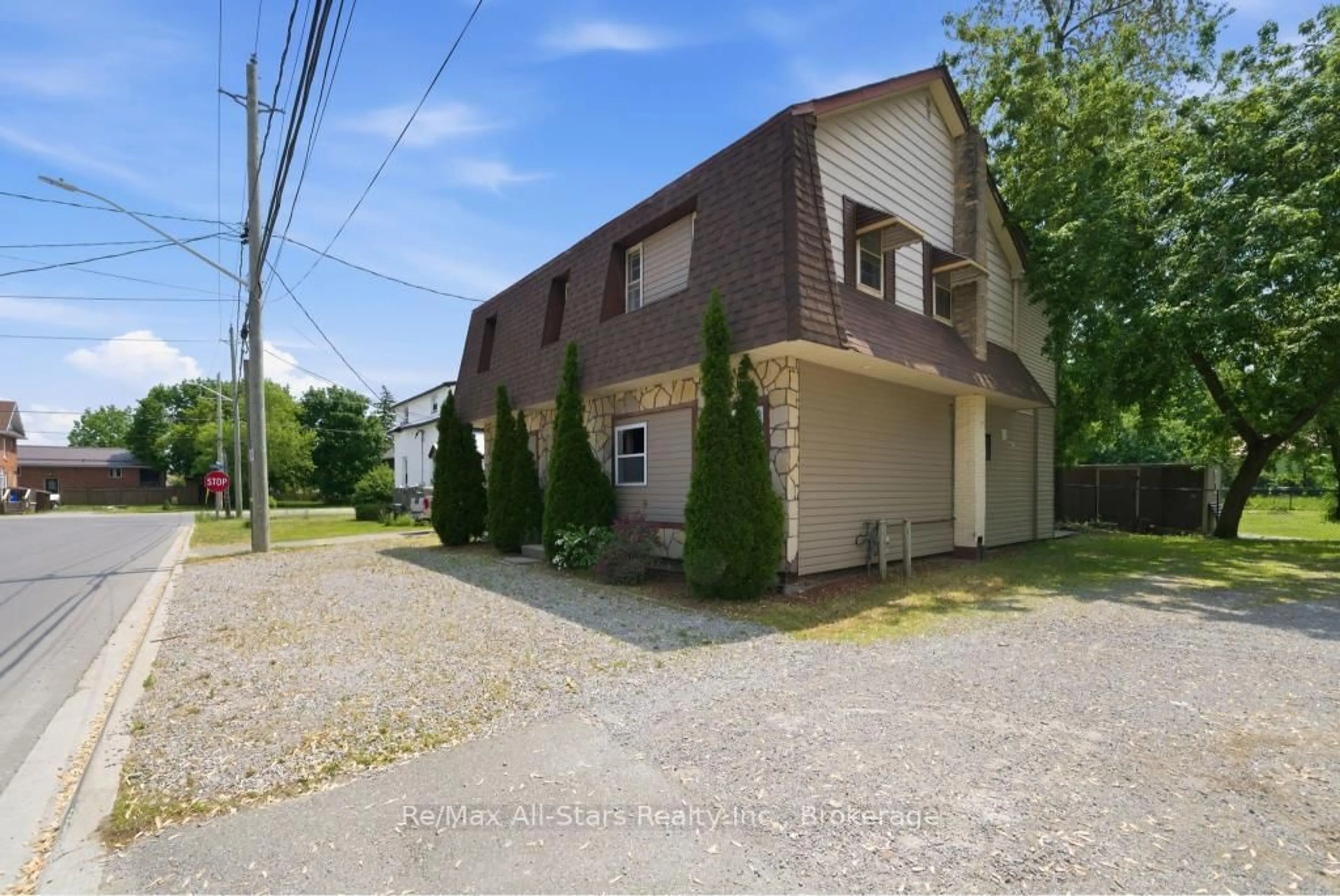 A pic from outside/outdoor area/front of a property/back of a property/a pic from drone, street for 103 Durham St, Kawartha Lakes Ontario K9V 2R2