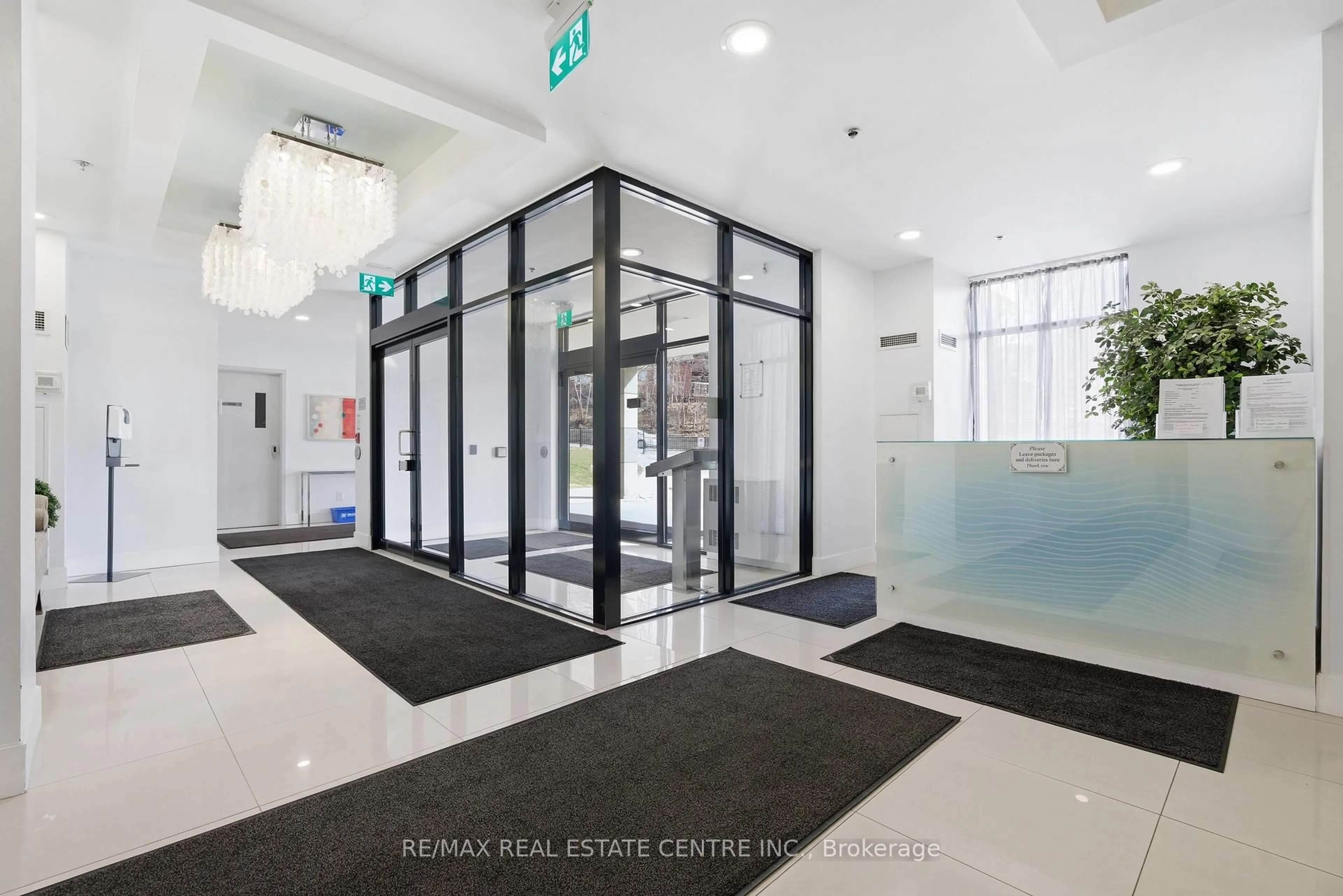 Indoor foyer for 170 Water St #501, Cambridge Ontario N1R 3B6
