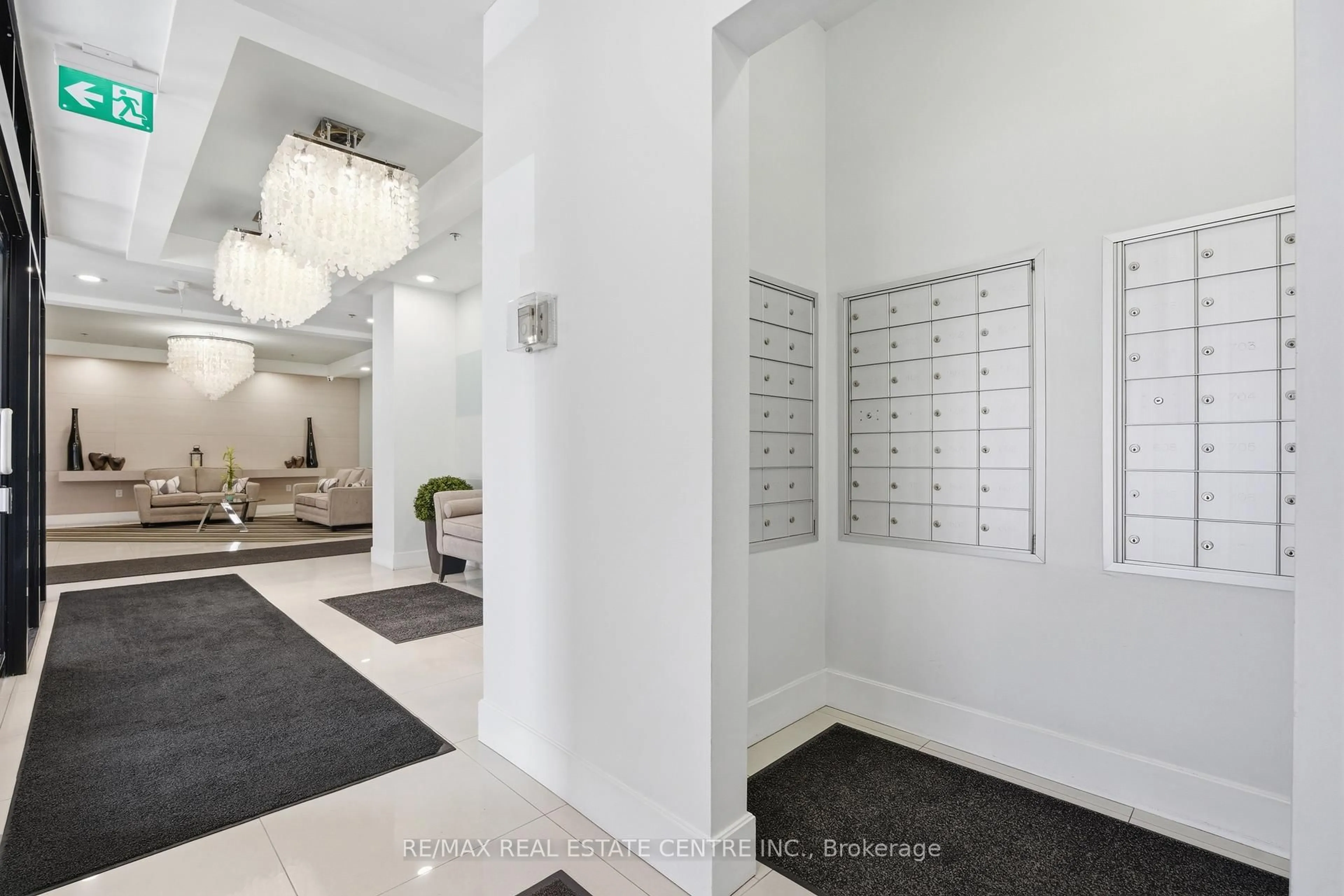 Indoor foyer for 170 Water St #501, Cambridge Ontario N1R 3B6