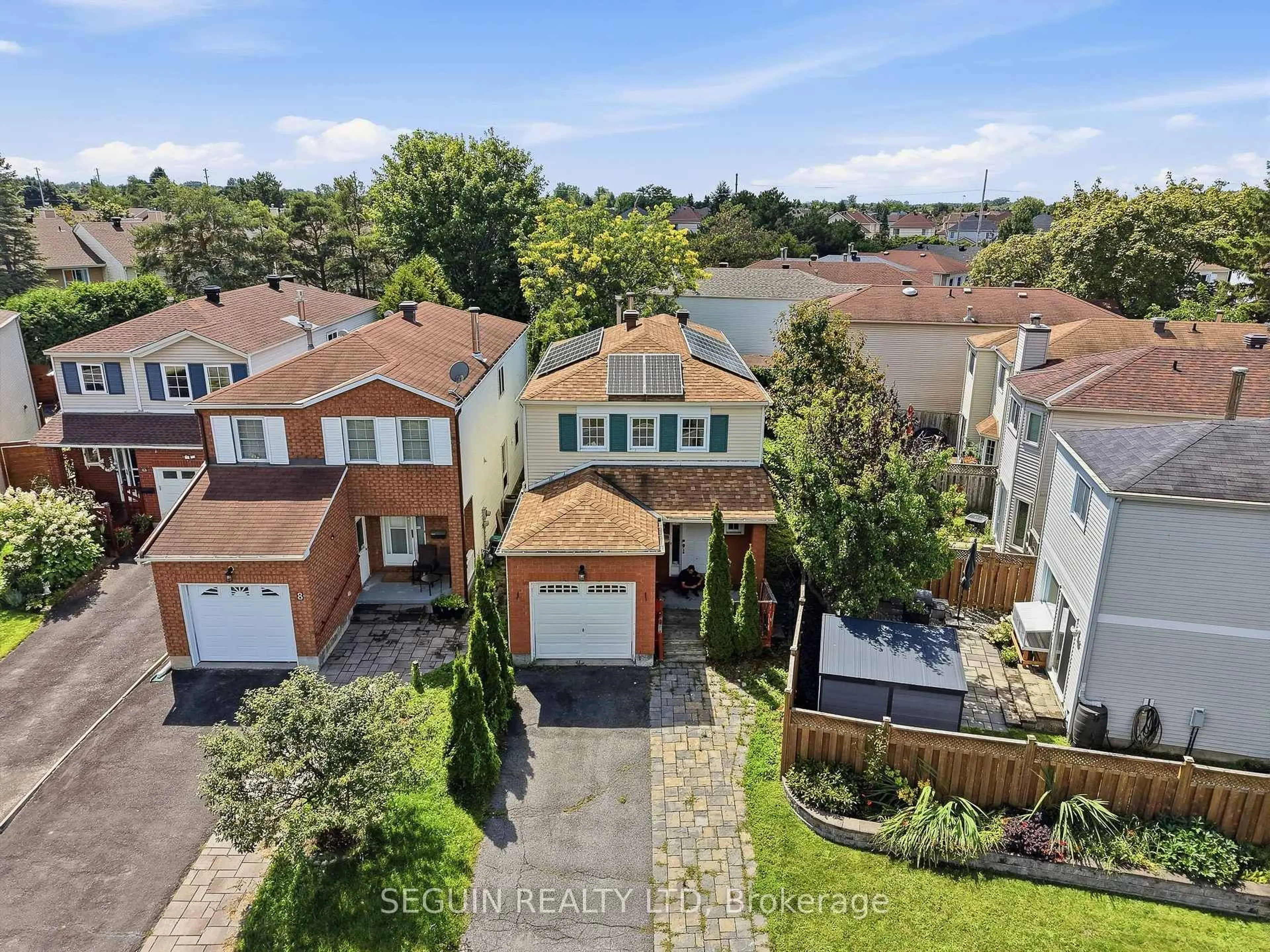 A pic from outside/outdoor area/front of a property/back of a property/a pic from drone, street for 6 Manju St, Ottawa Ontario K1G 4T7