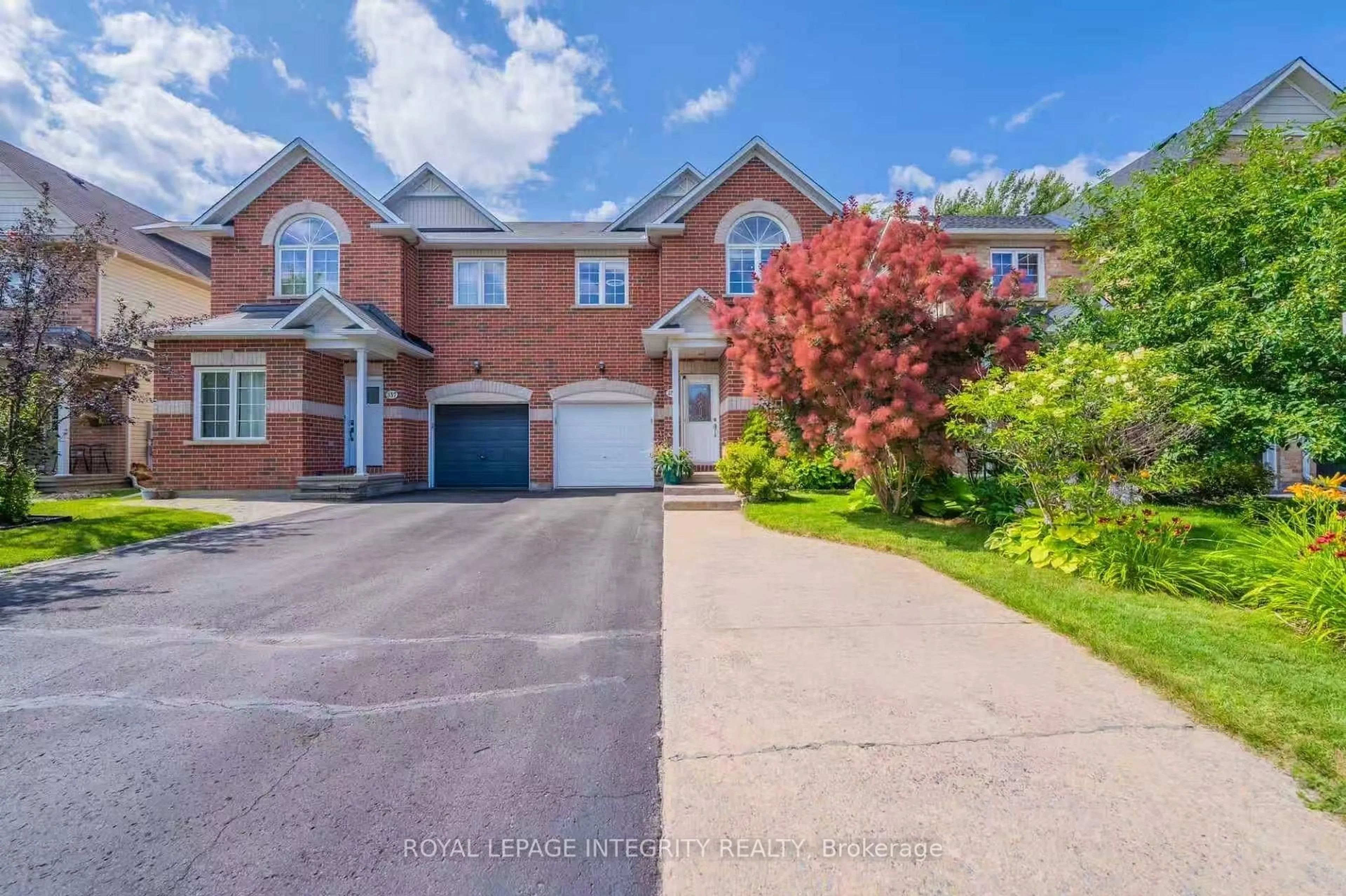 A pic from outside/outdoor area/front of a property/back of a property/a pic from drone, street for 355 Celtic Ridge Cres, Ottawa Ontario K2W 0B6