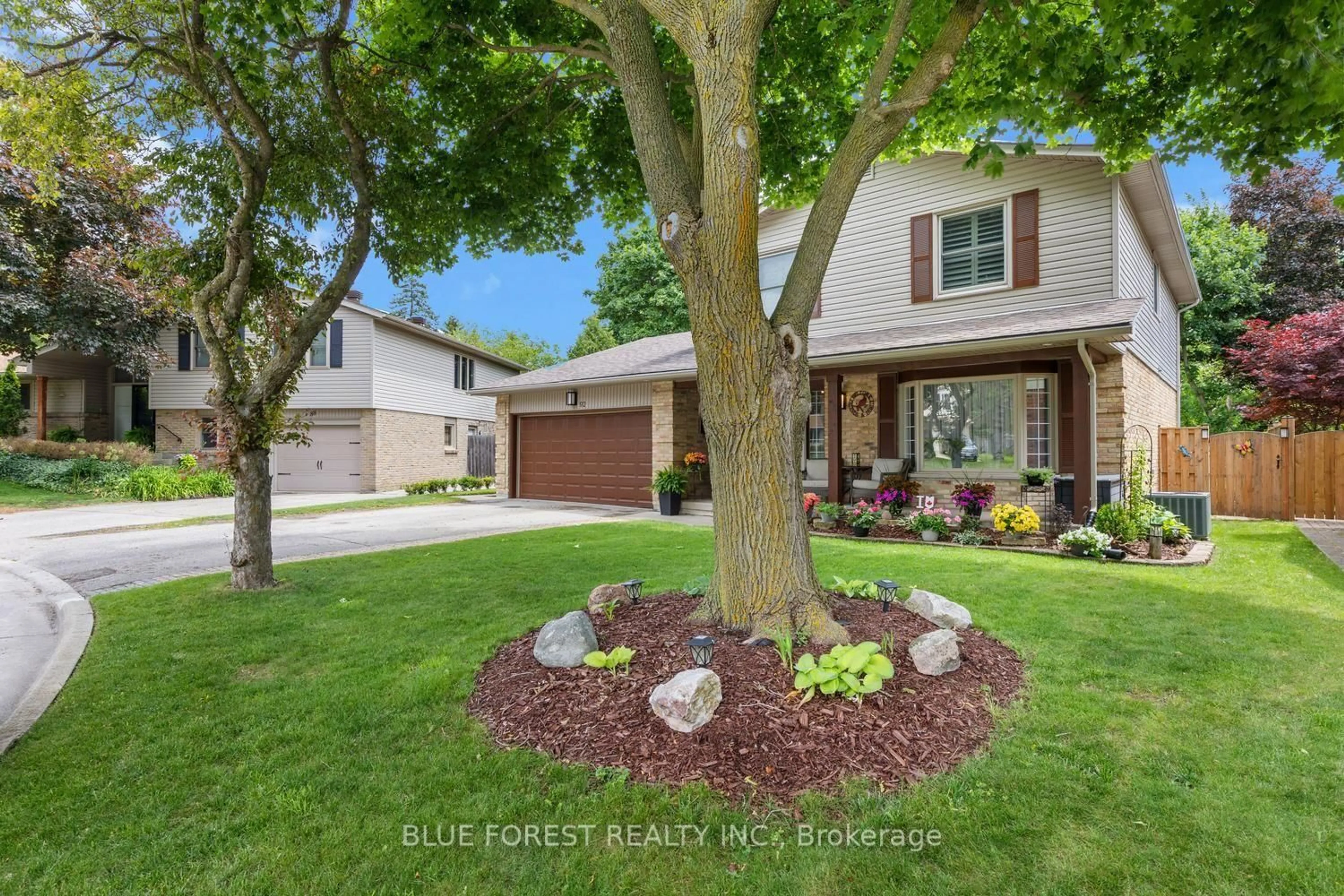Unknown for 92 Salem Crt, London South Ontario N6K 1S9