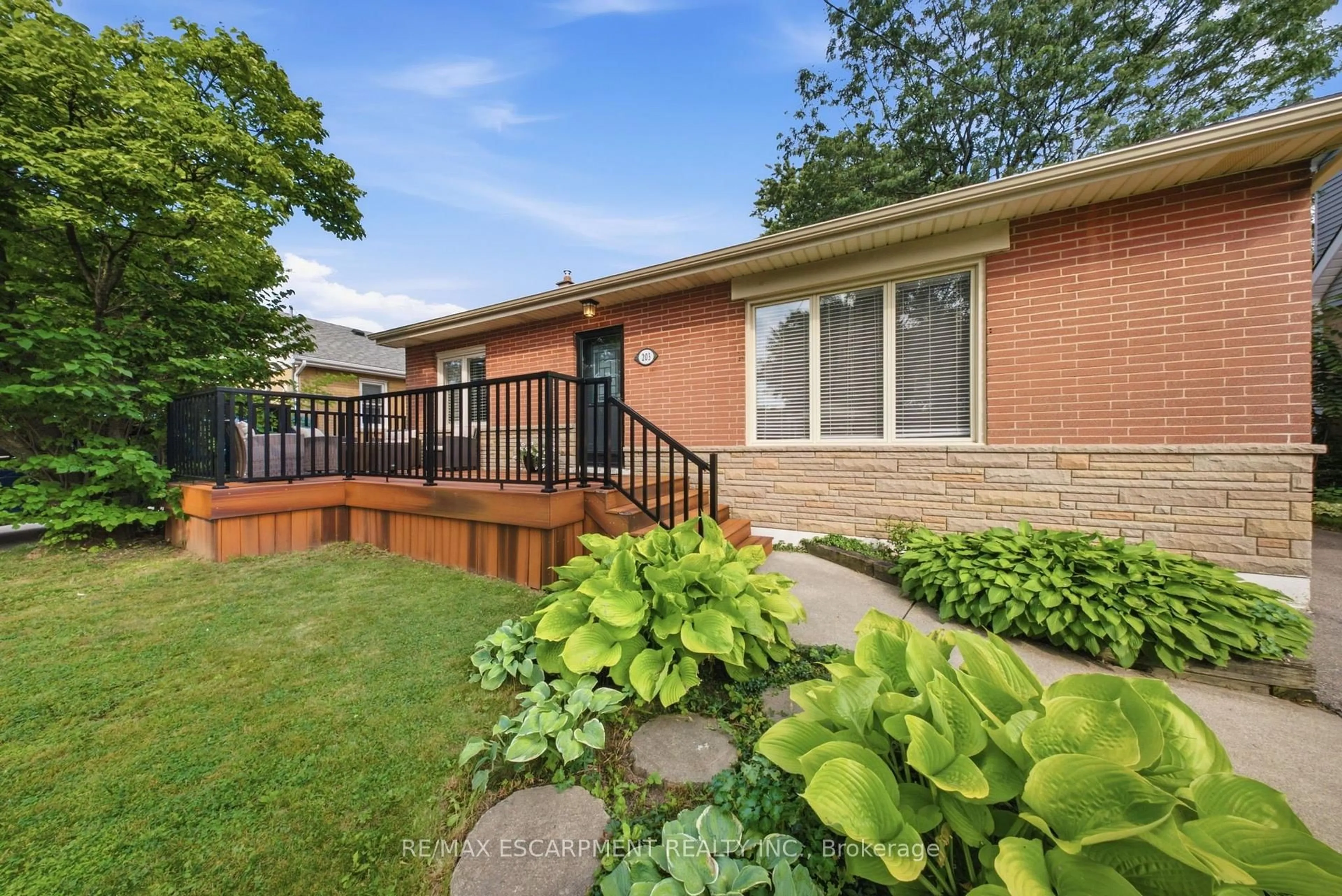 Unknown for 203 WEST 31ST St, Hamilton Ontario L9C 5G3