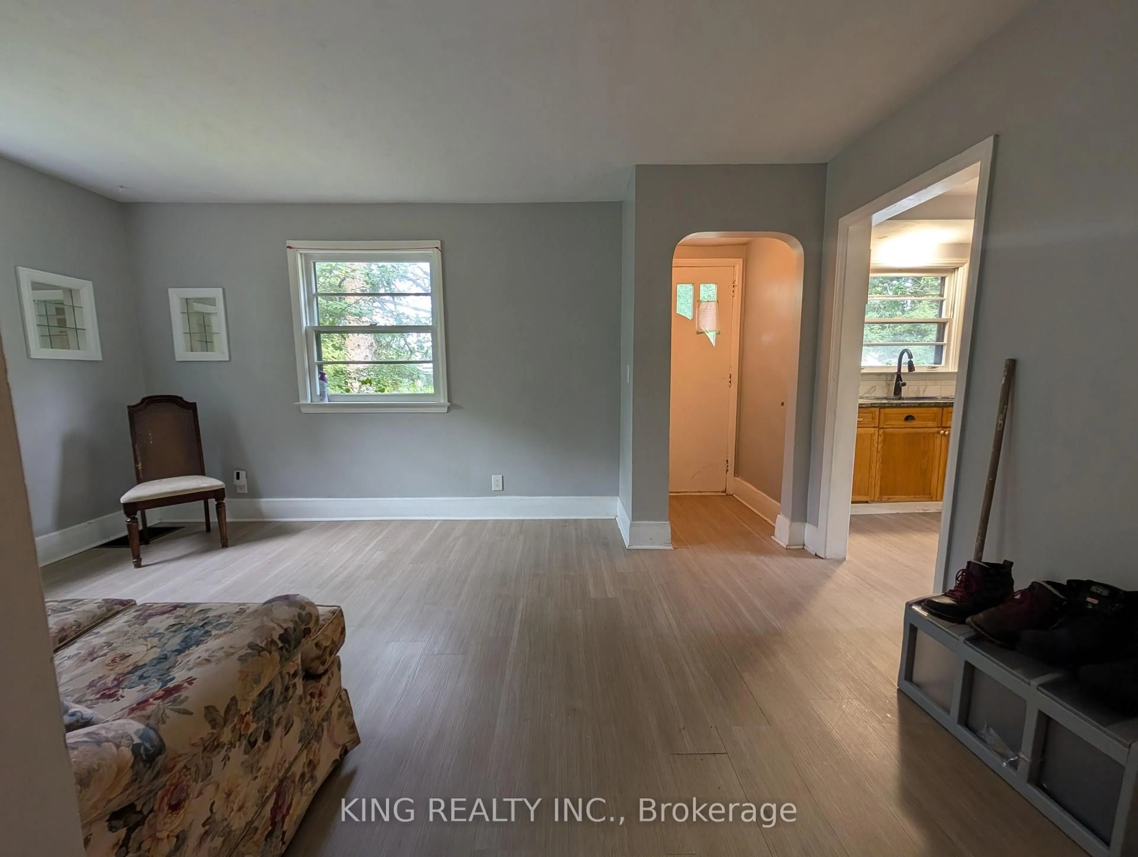 A pic of a room for 1131 Crumlin Sdrd, London East Ontario N5V 1R6