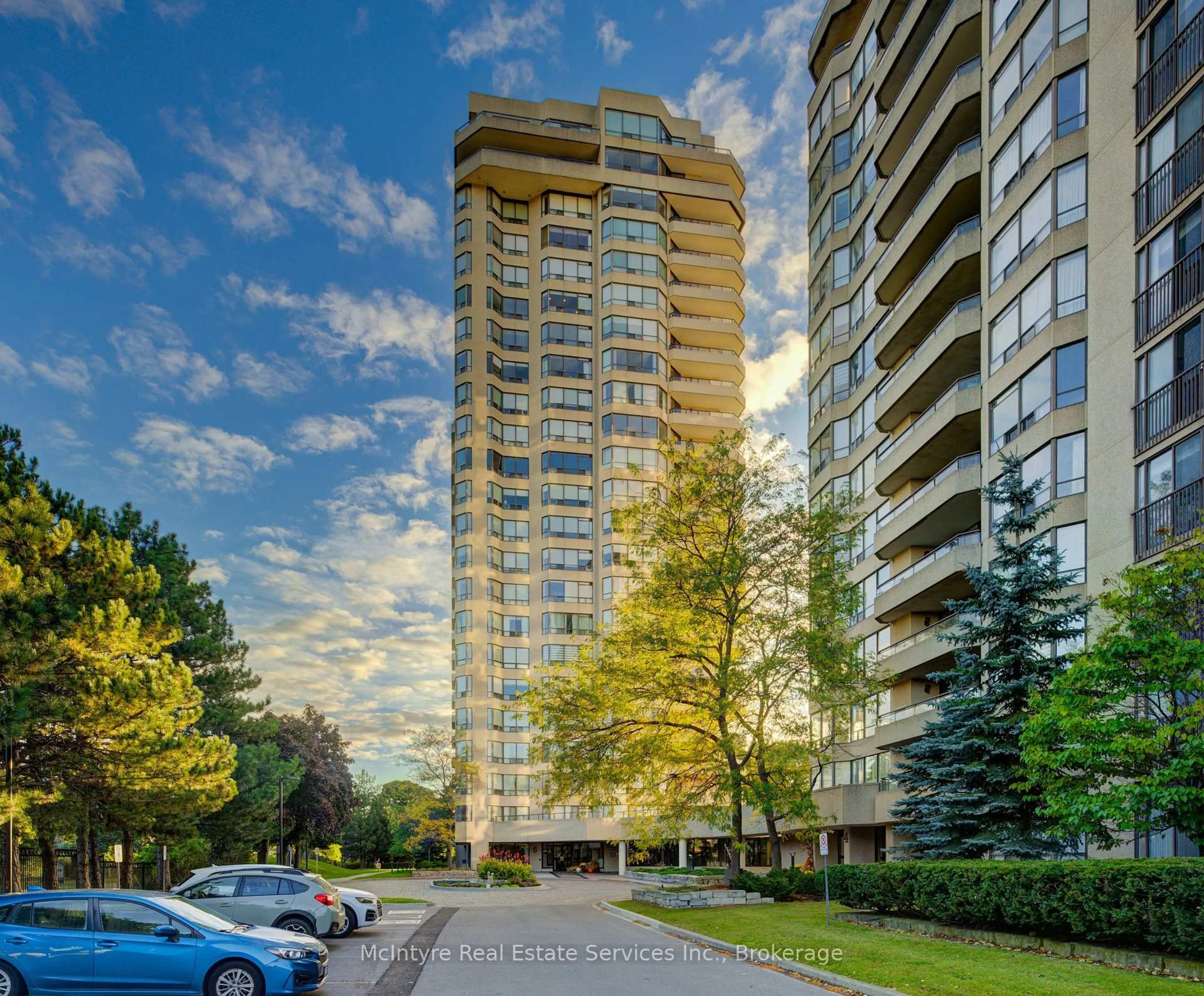 Indoor foyer for 6 Willow St #1503, Waterloo Ontario N2J 4S3