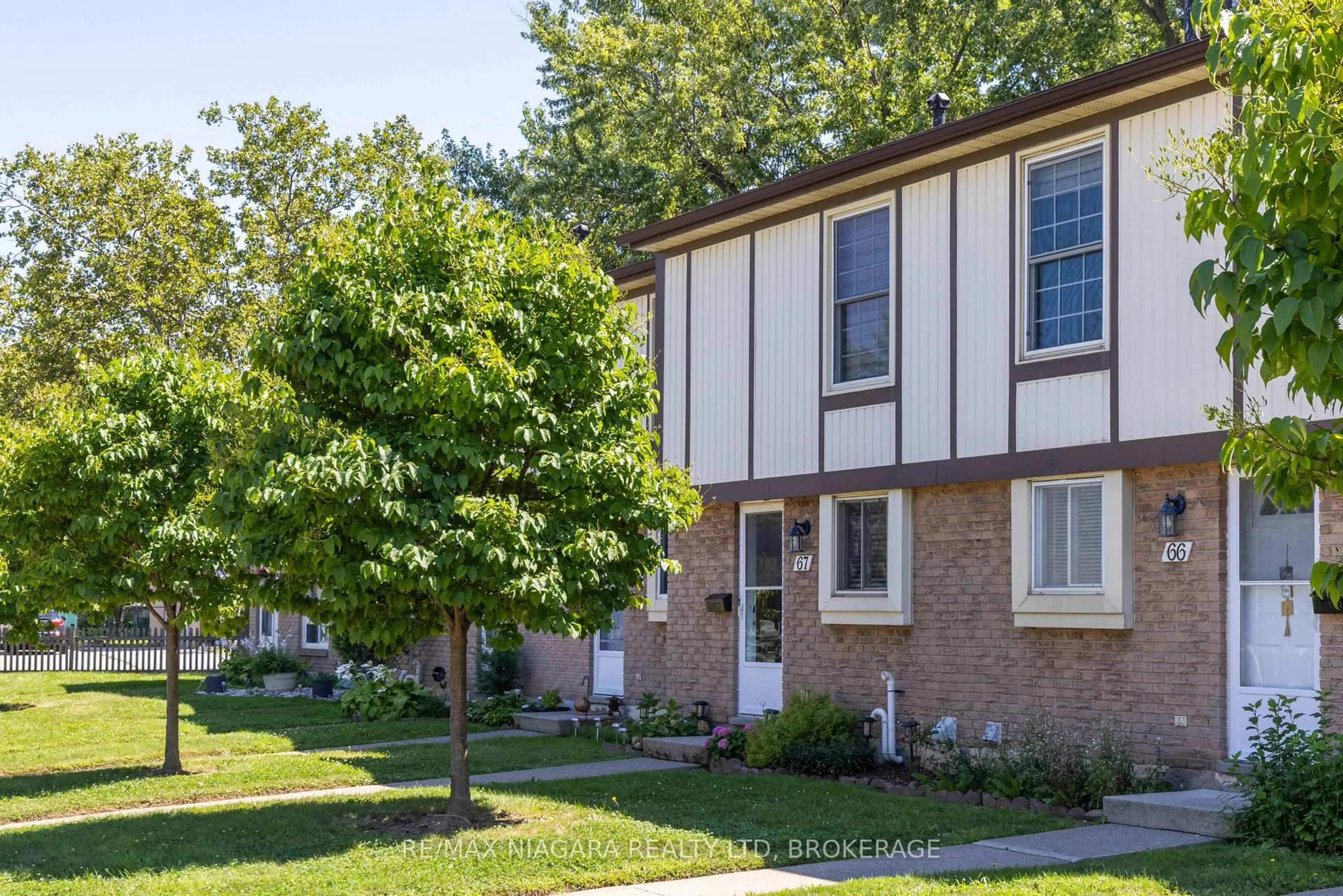 Home with brick exterior material, street for 25 Linfield Dr #67, St. Catharines Ontario L2N 5T7