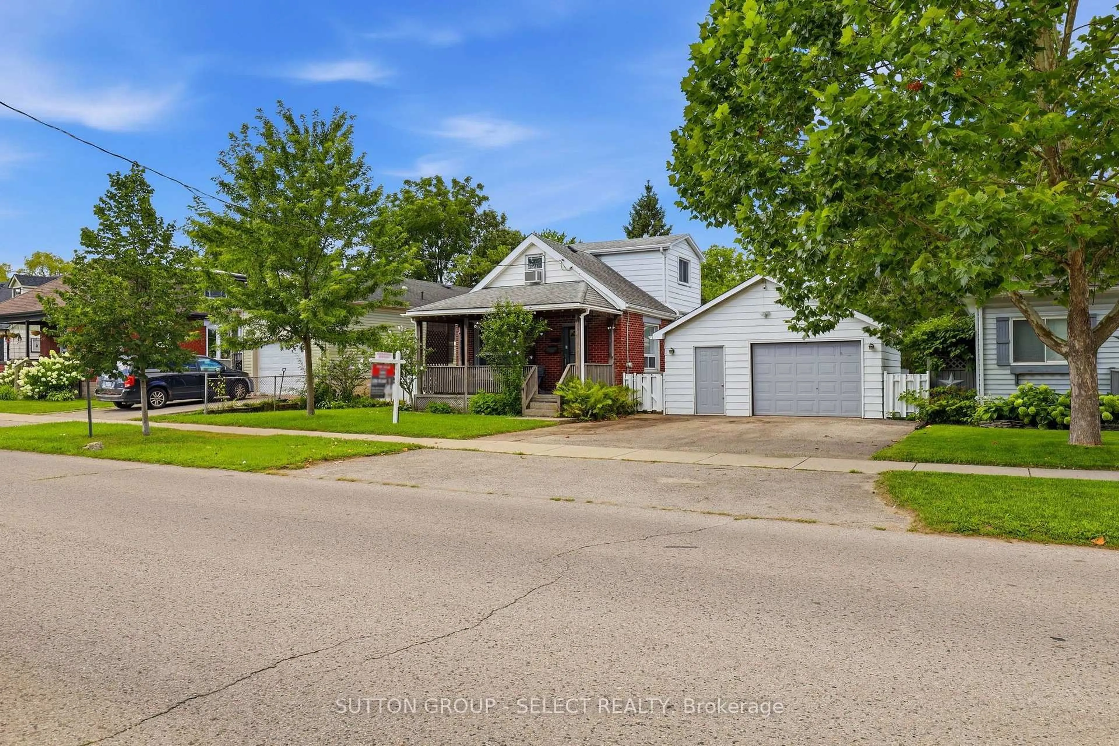 Unknown for 349 Edmonton St, London East Ontario N5W 4Y4