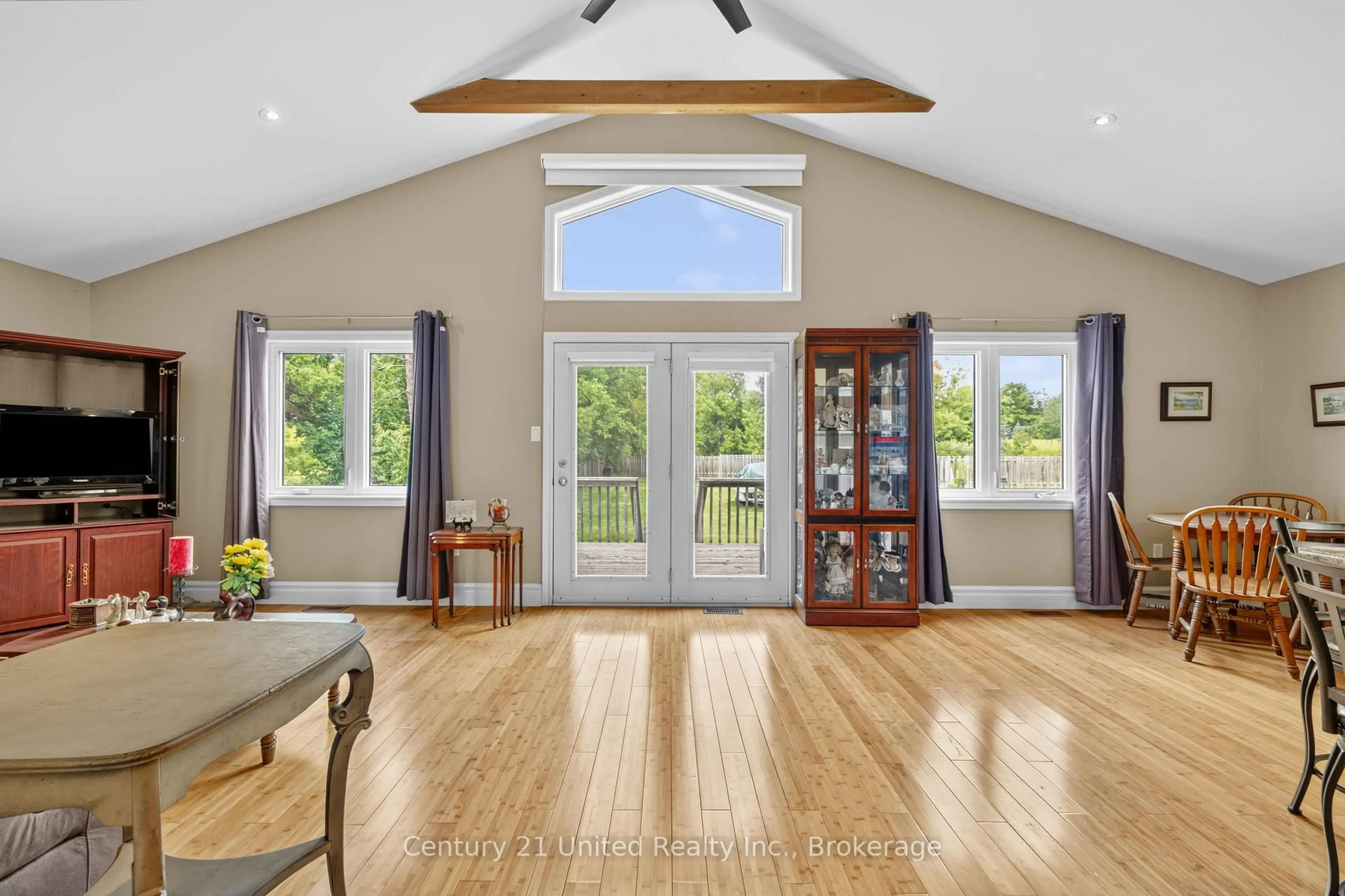 Indoor entryway for 127.5 Adelaide St, Kawartha Lakes Ontario K9V 3K5