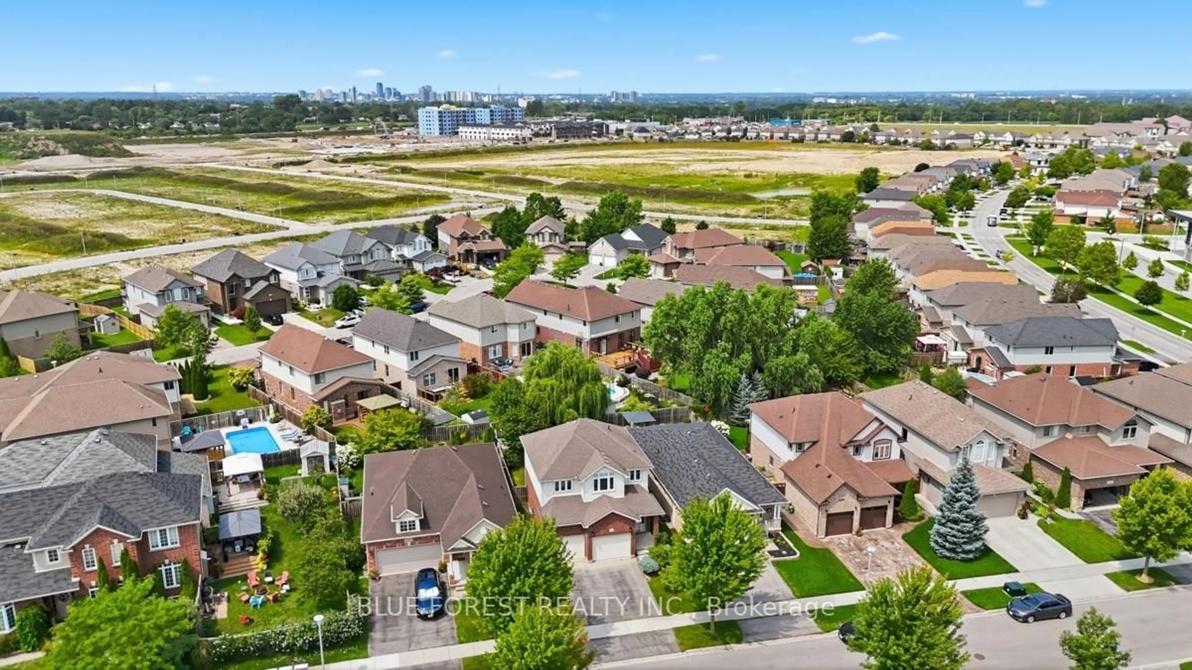 A pic from outside/outdoor area/front of a property/back of a property/a pic from drone, city buildings view from balcony for 1834 Dormer Dr, London South Ontario N6M 0C1