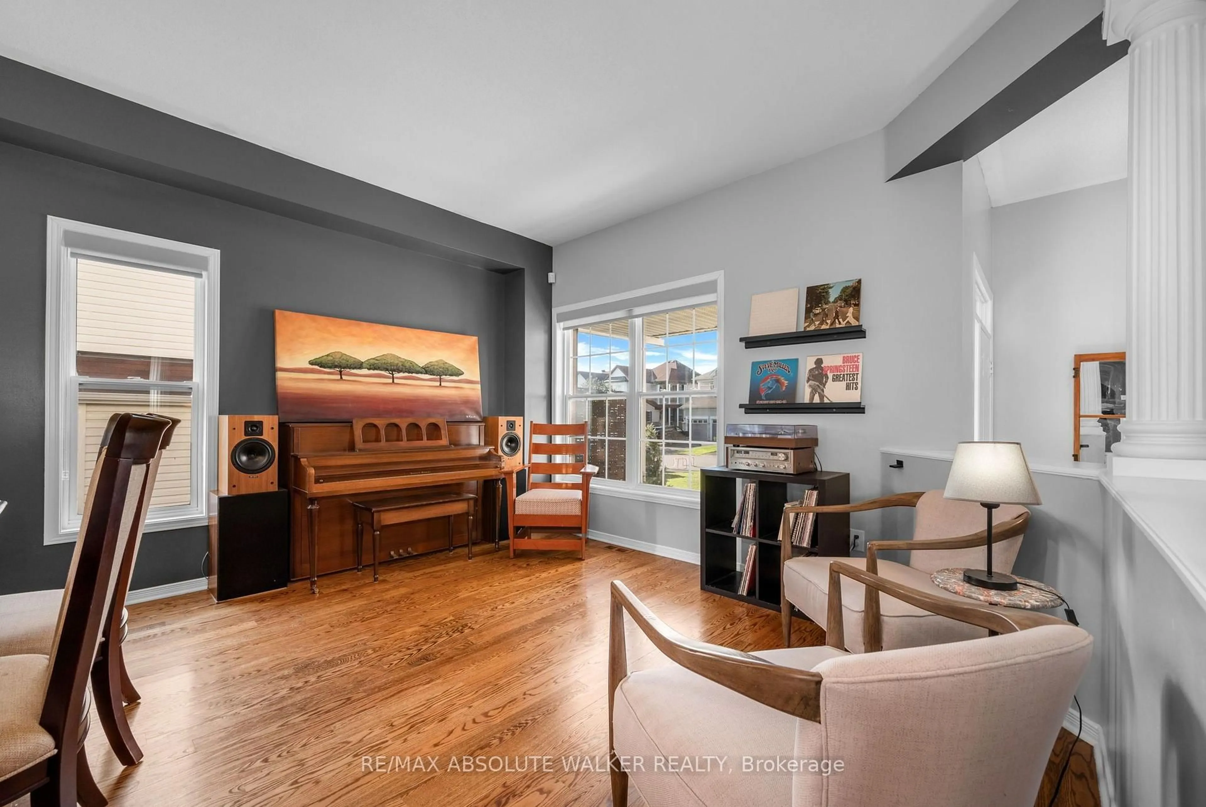 Living room with furniture, unknown for 1046 Fieldfair Way, Orleans Ontario K4A 0E2