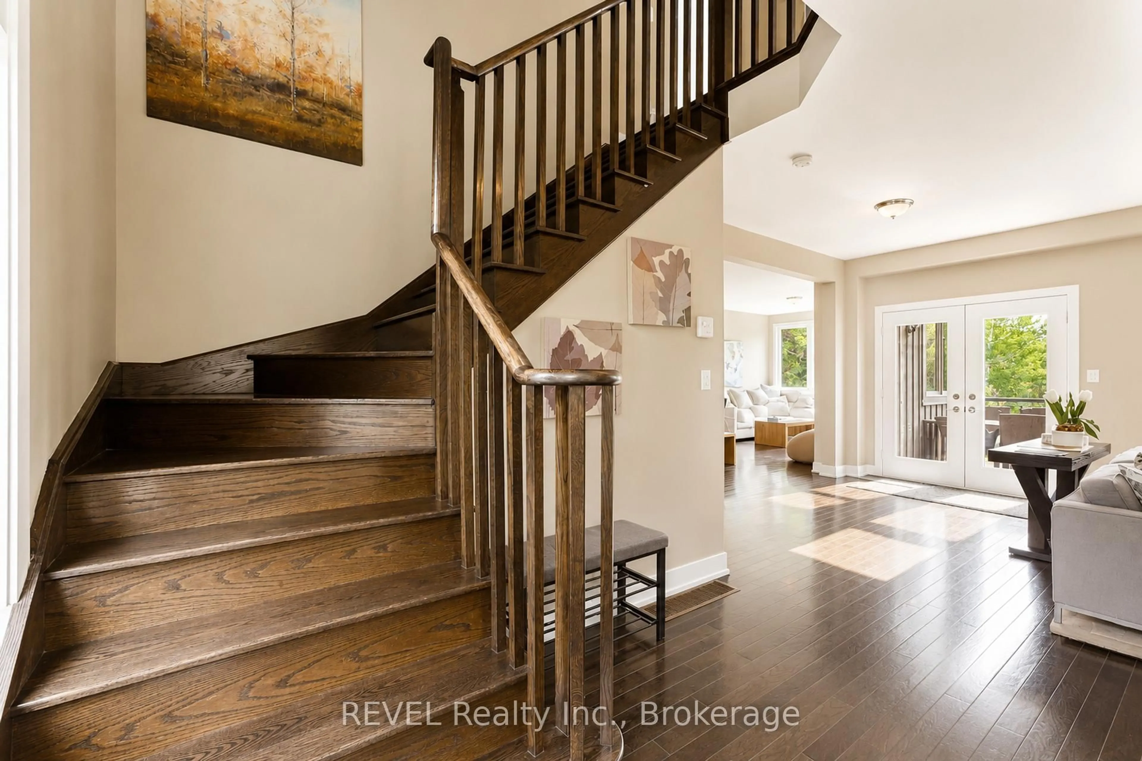 Indoor entryway for 67 Rockmount Cres, Gravenhurst Ontario P1P 0A6