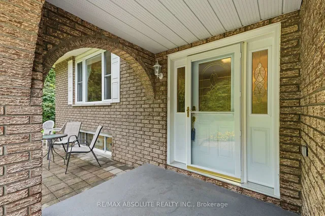 1000 Milburn Cres, Cumberland 2