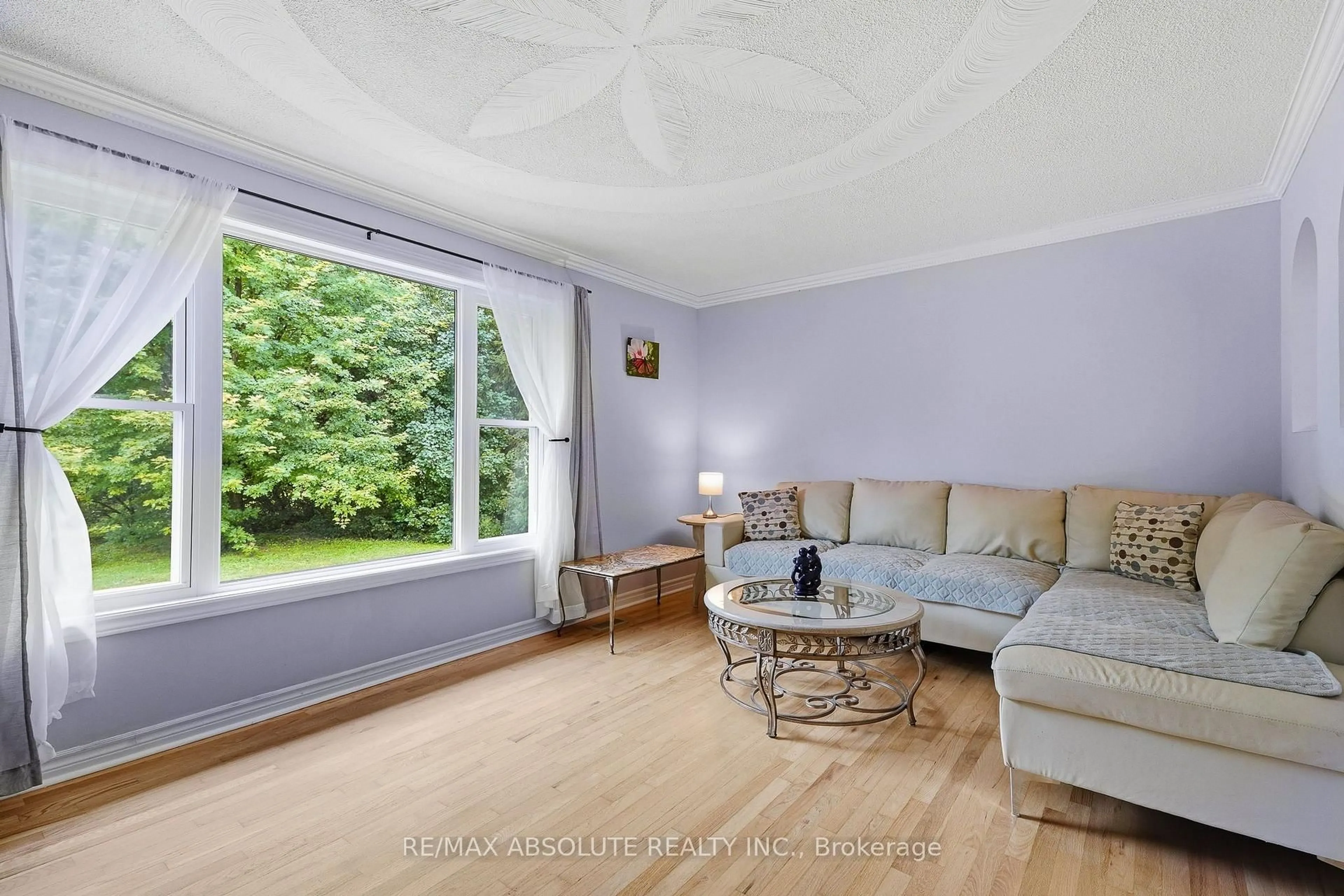 Living room with furniture, unknown for 1000 Milburn Cres, Cumberland Ontario K4C 1C9