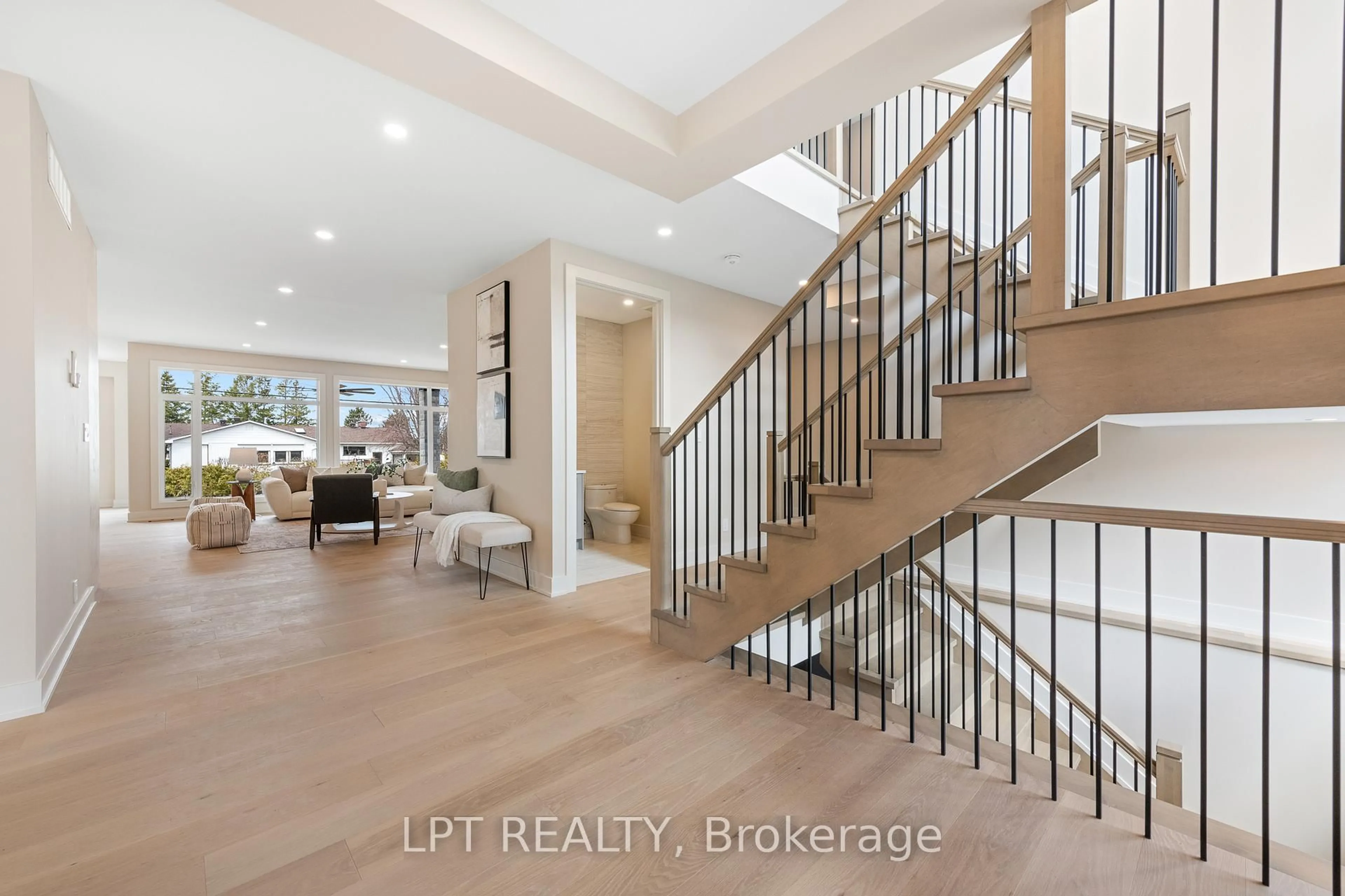 Indoor entryway for 15 Briggs Ave, Ottawa Ontario K2E 6W5