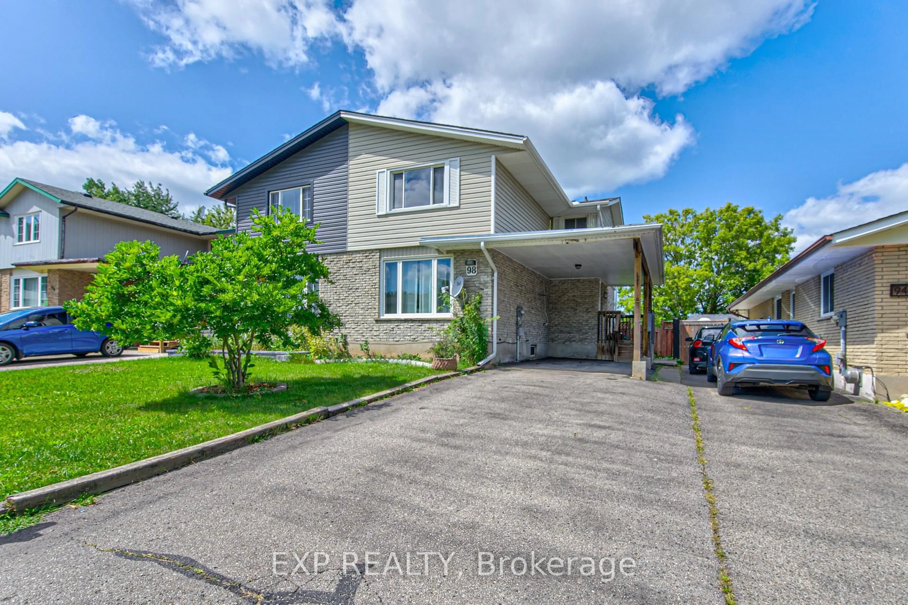 A pic from outside/outdoor area/front of a property/back of a property/a pic from drone, street for 98 Monteagle Cres, Kitchener Ontario N2N 1N1