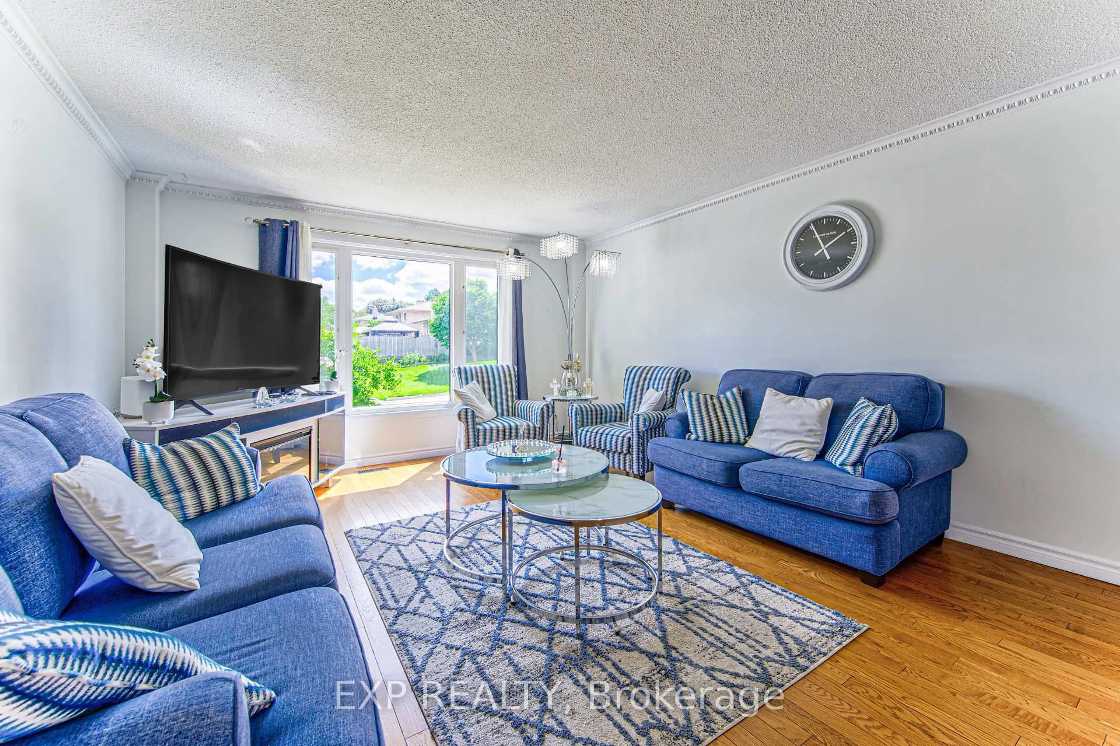 Living room with furniture, unknown for 98 Monteagle Cres, Kitchener Ontario N2N 1N1