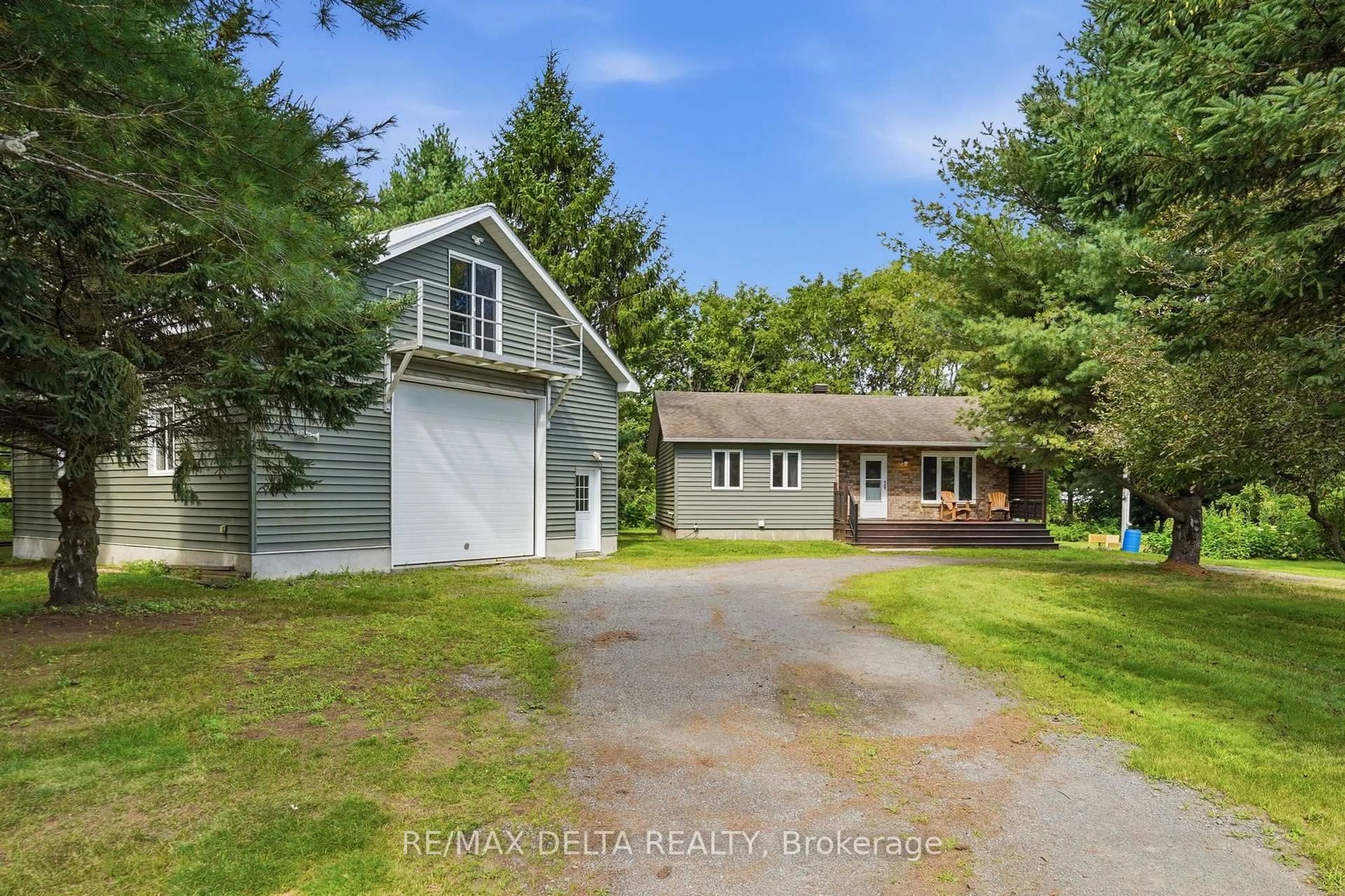 A pic from outside/outdoor area/front of a property/back of a property/a pic from drone, unknown for 1120 Des Cedres St, Hawkesbury Ontario K0B 1B0
