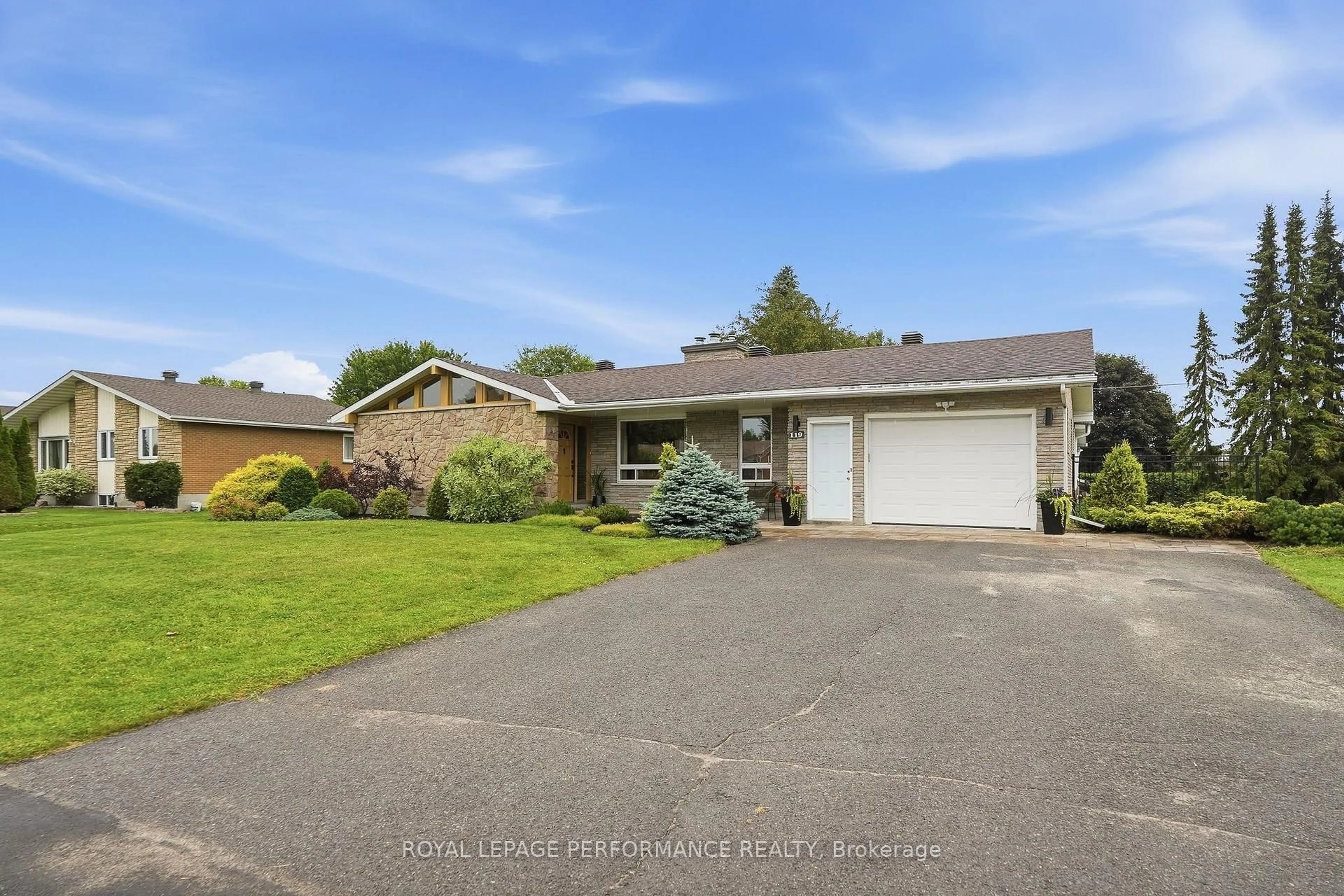 A pic from outside/outdoor area/front of a property/back of a property/a pic from drone, street for 119 Centenaire St, Russell Ontario K0A 1W0