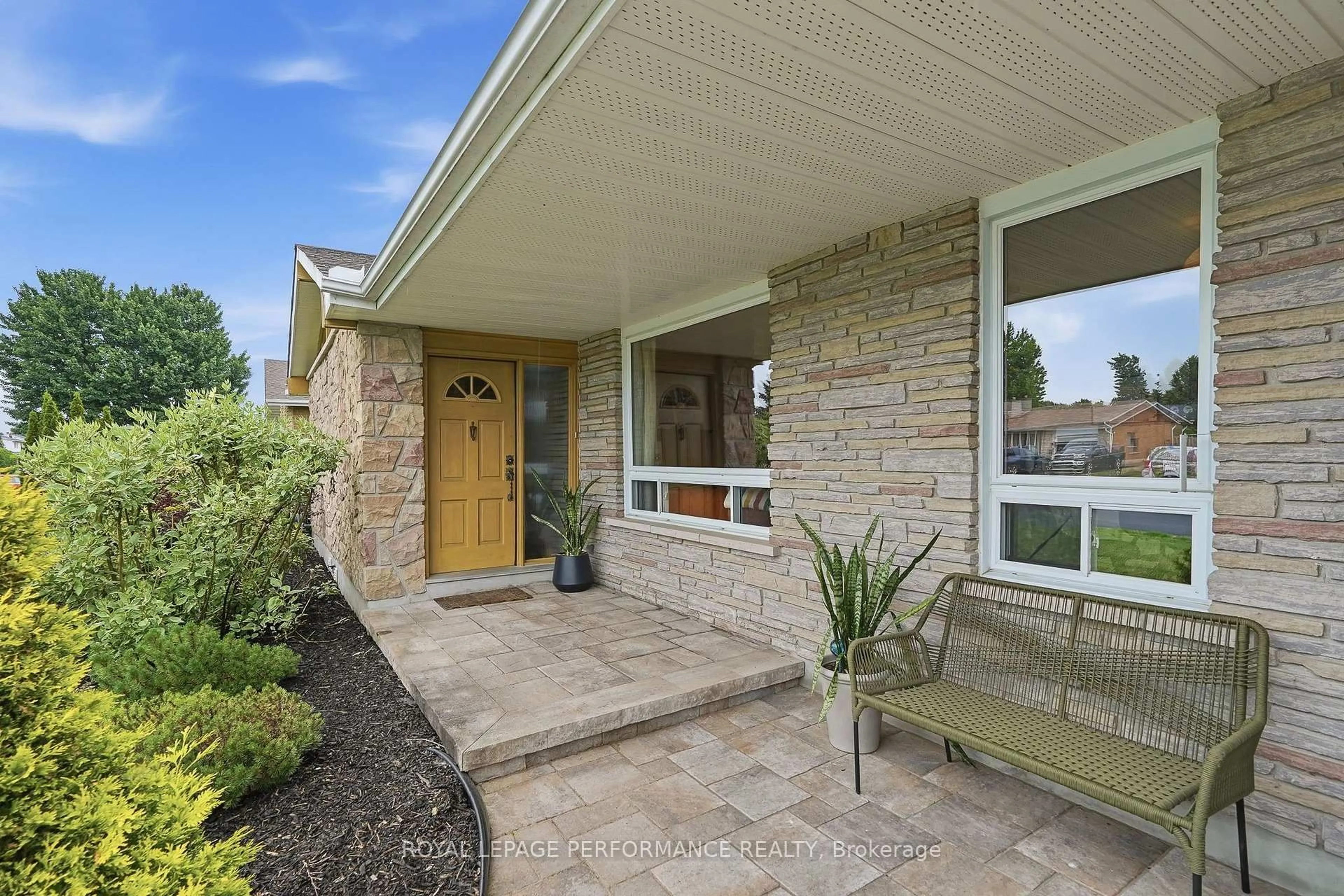 Unknown for 119 Centenaire St, Russell Ontario K0A 1W0