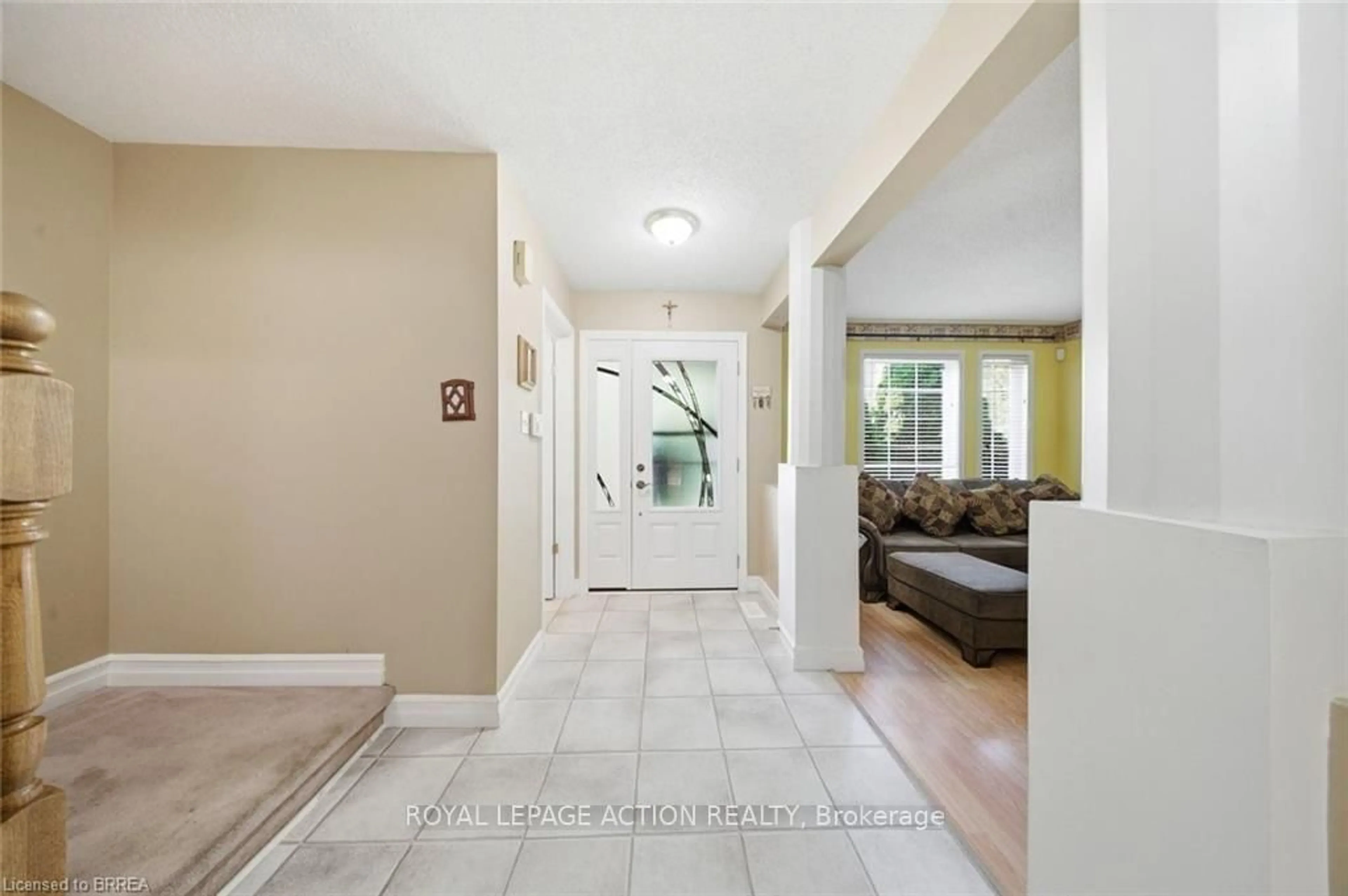 Indoor entryway for 20 Melran Dr, Cambridge Ontario N3C 4C1