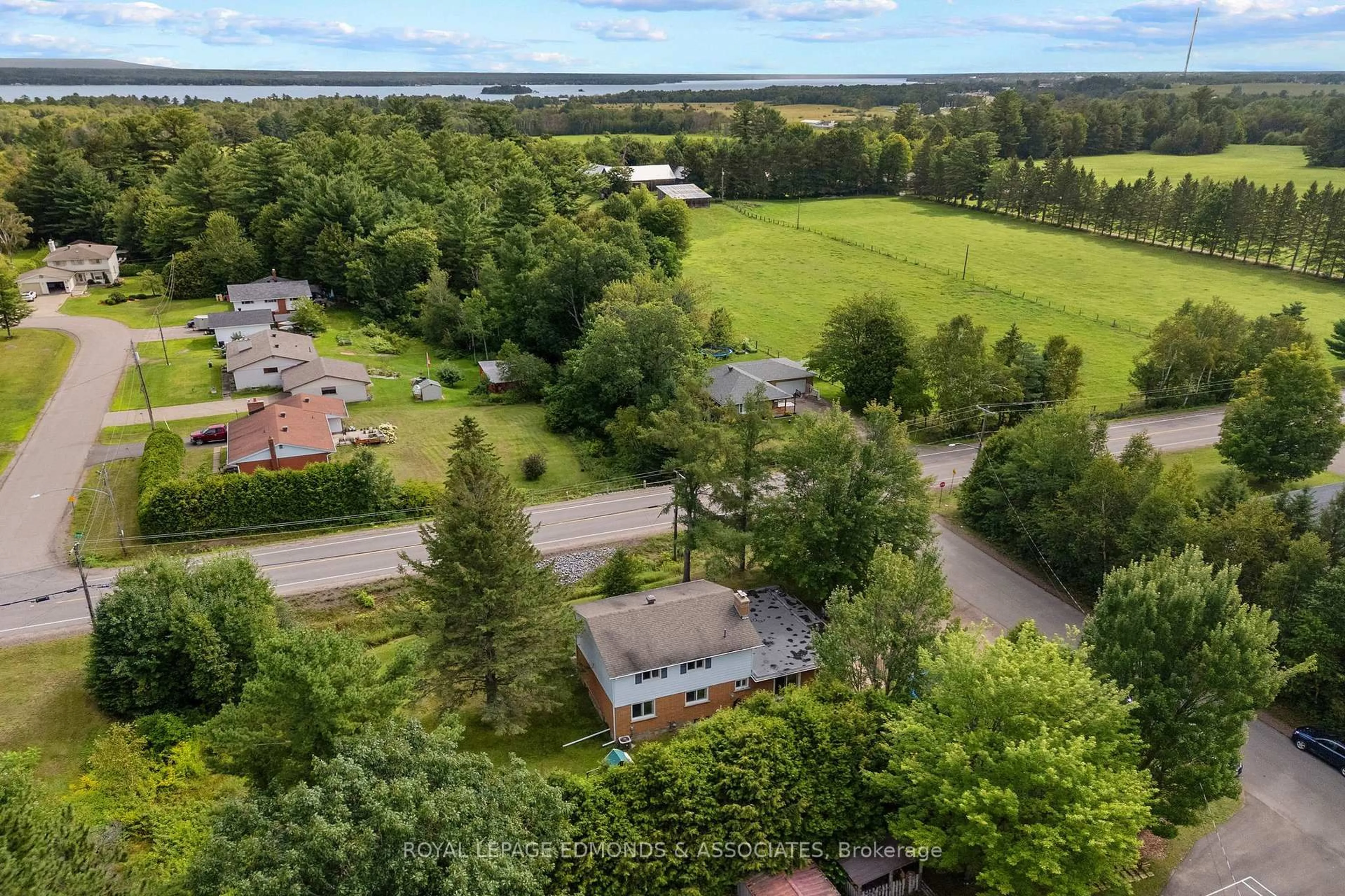 A pic from outside/outdoor area/front of a property/back of a property/a pic from drone, unknown for 6 Brian St, Pembroke Ontario K8A 6W4