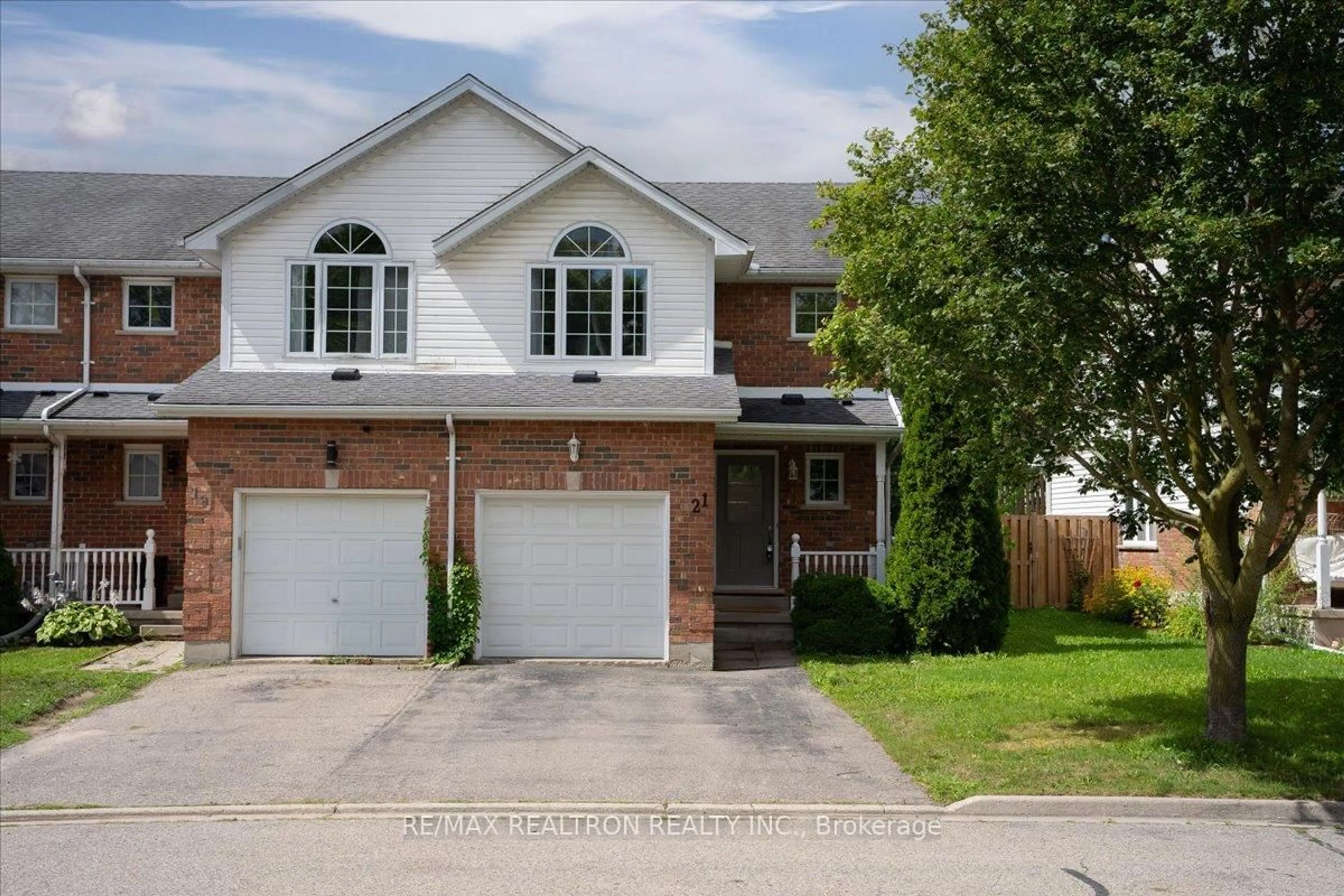 Home with brick exterior material, street for 21 Brandy Cres, Kitchener Ontario N2B 3W8