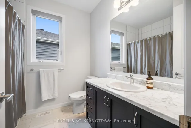 777 Coast Circ, Manotick 3