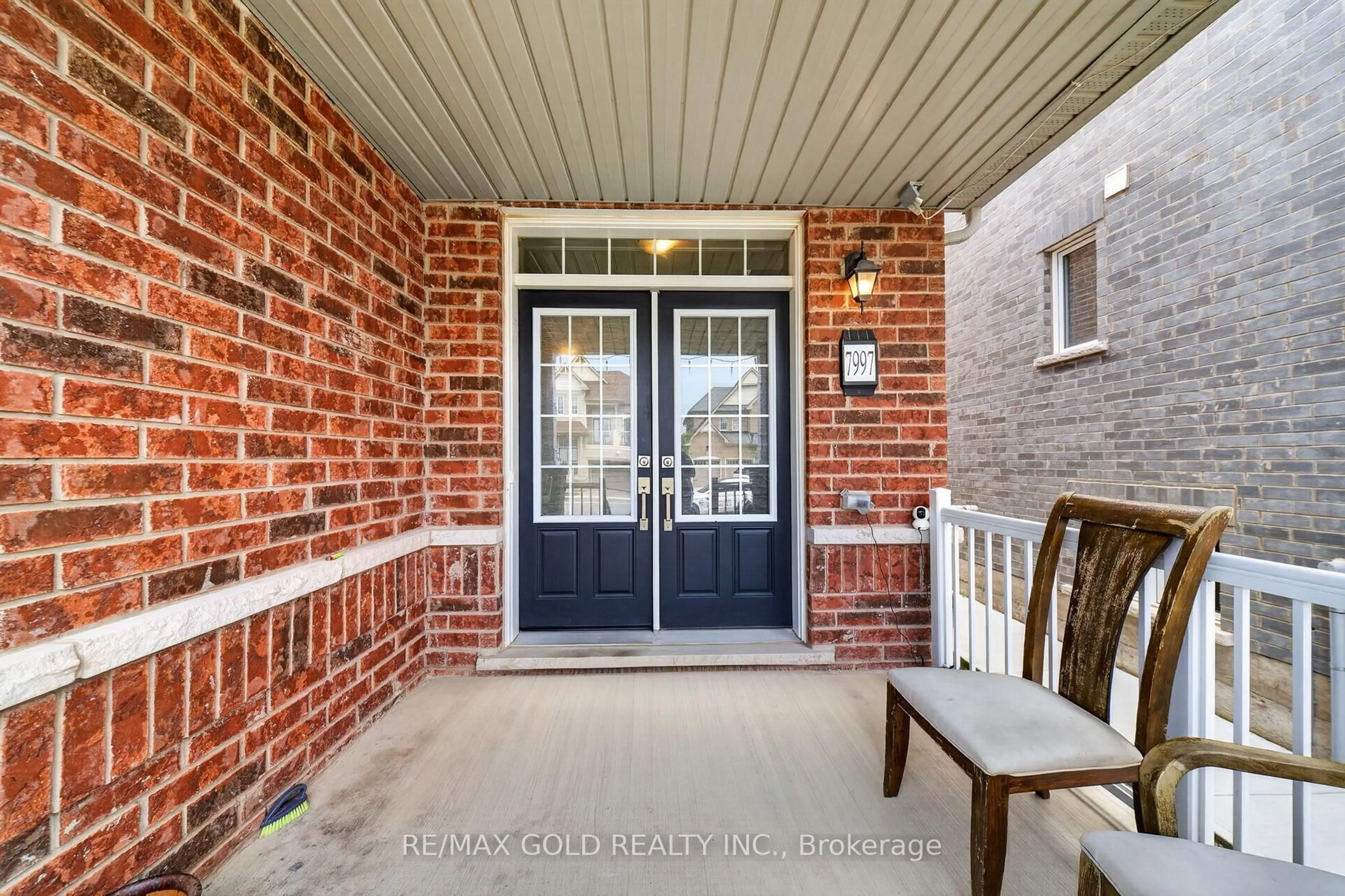 Indoor entryway for 7997 Odell Cres, Niagara Falls Ontario L2H 2Y6