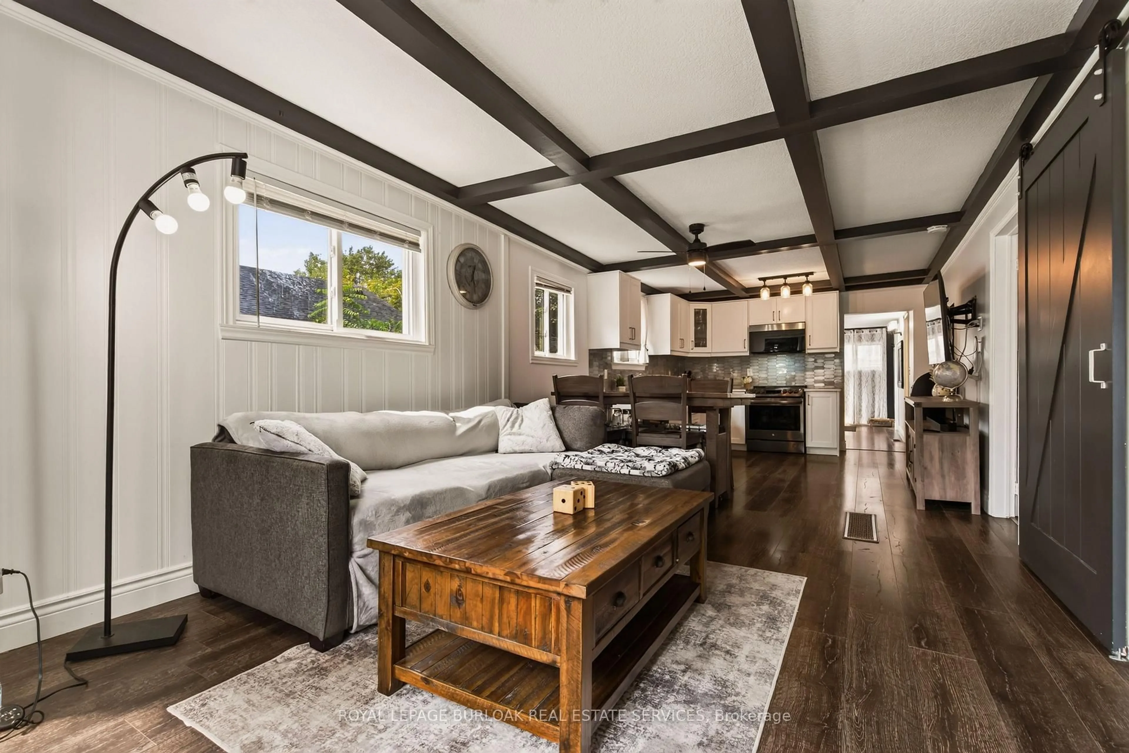 Living room with furniture, wood/laminate floor for 29 Hixon Rd, Hamilton Ontario L8K 2B8