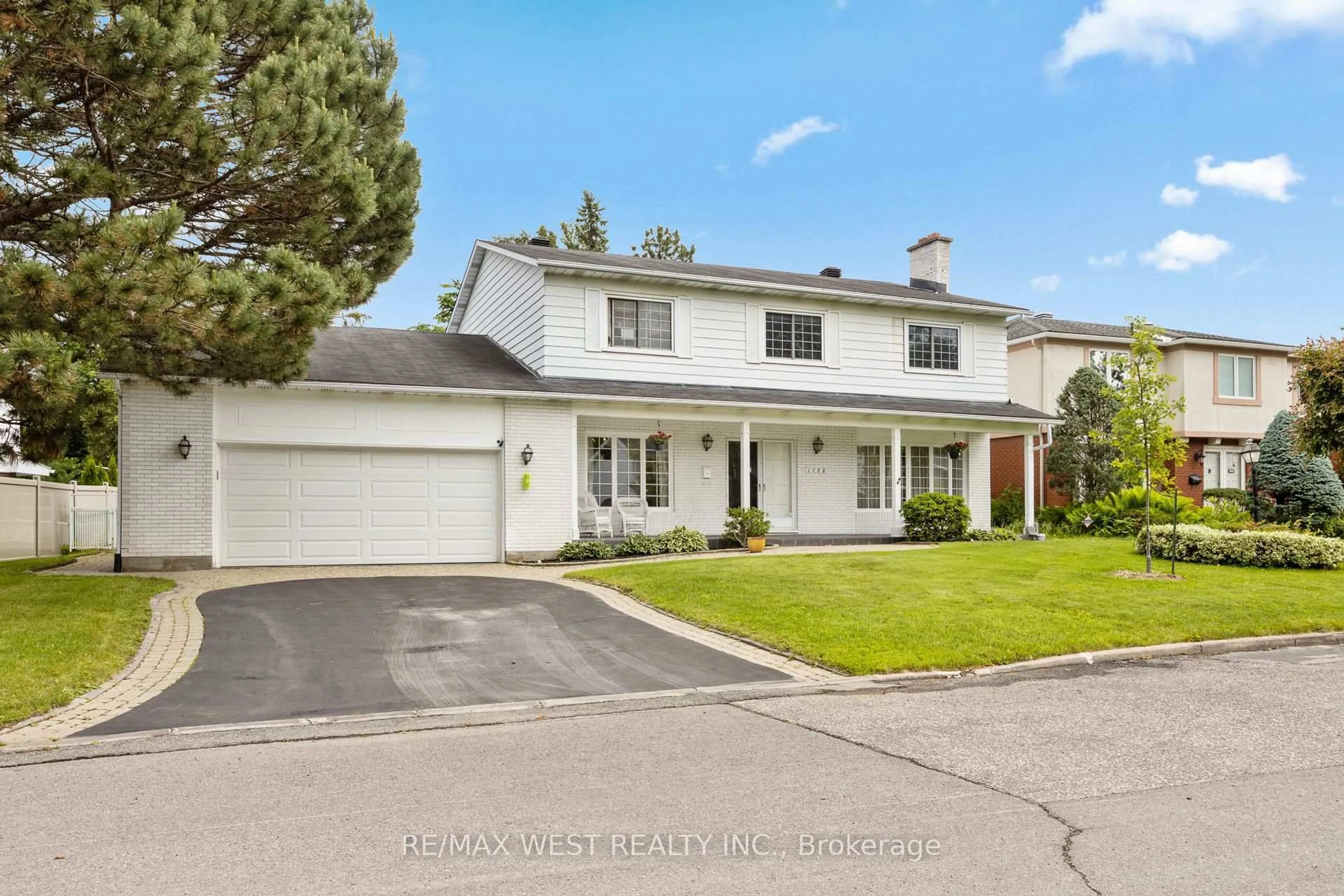 Home with vinyl exterior material, street for 1758 Rhodes Cres, Ottawa Ontario K1H 5T2