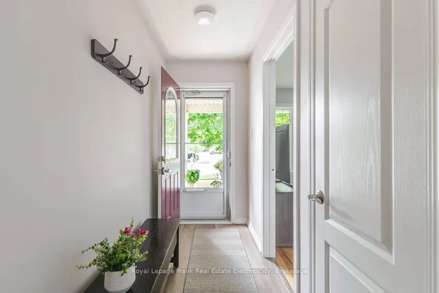 919 Wentworth St, Peterborough 3