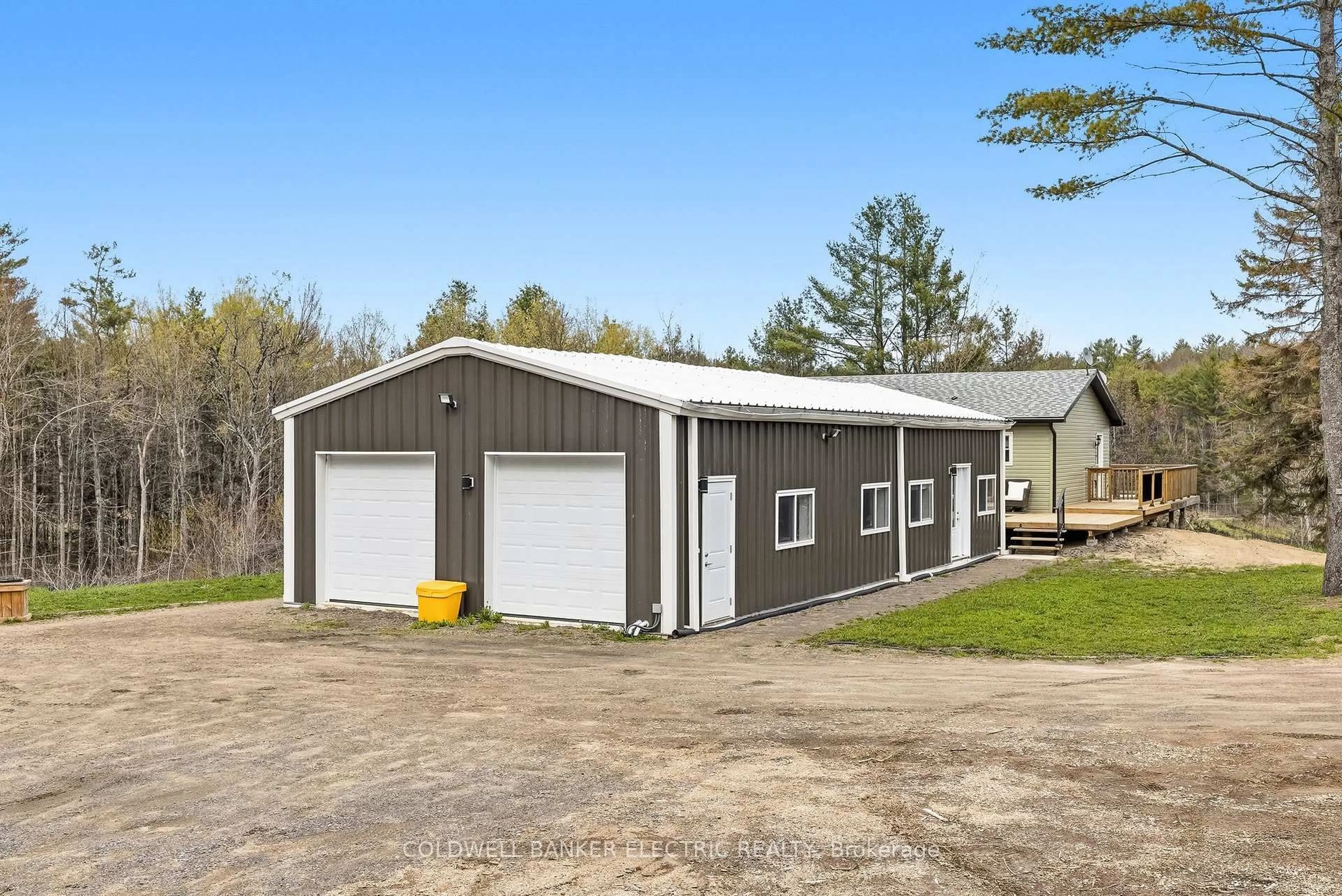 Indoor garage for 1211 Gelert Rd, Minden Hills Ontario K0M 2K0