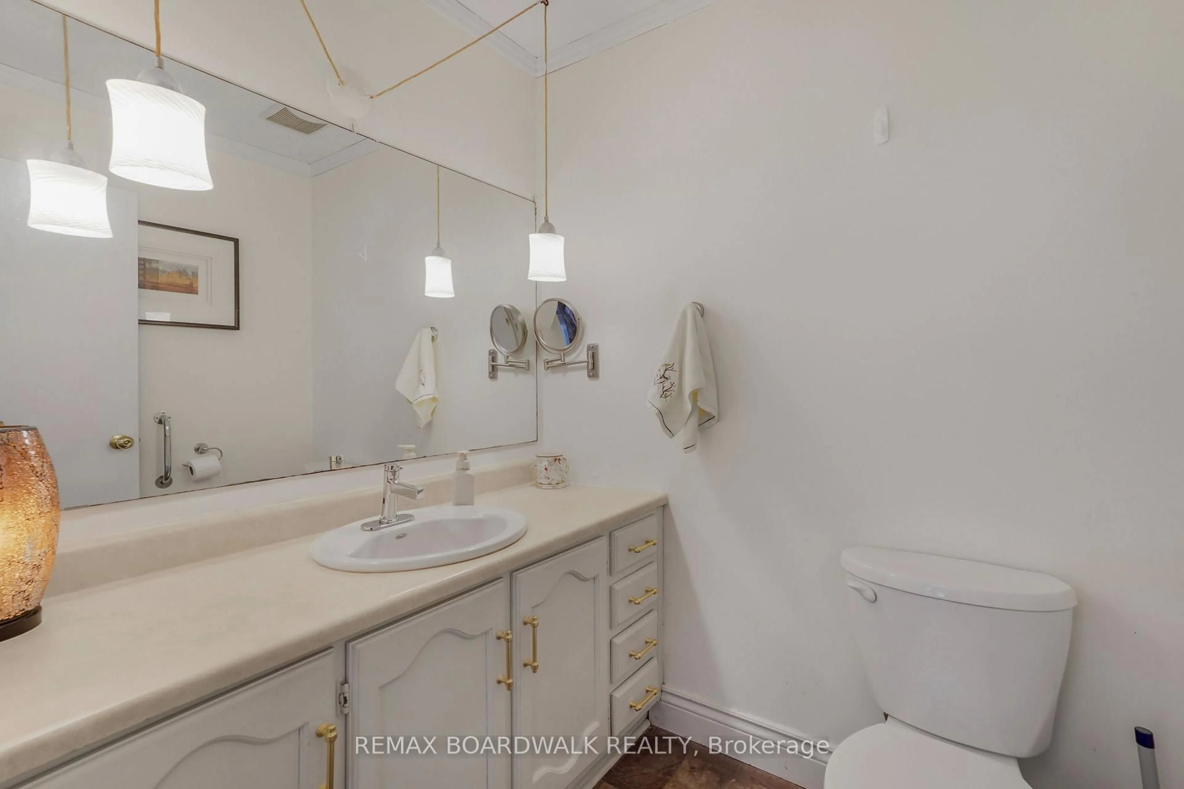 Standard bathroom, unknown for 1778 Bouvier Rd, Clarence-Rockland Ontario K0A 1N0