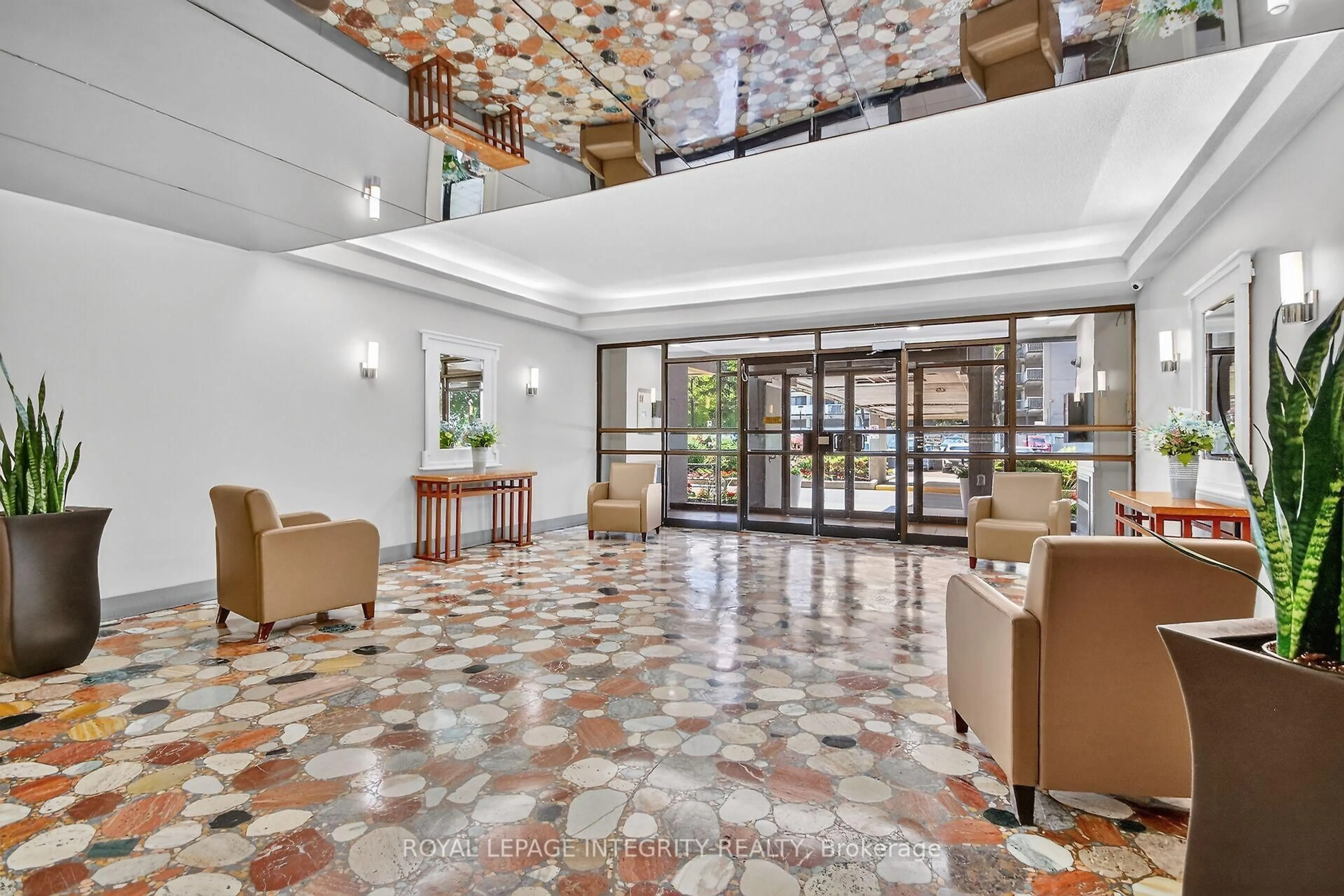 Lobby for 1785 Frobisher Lane #2701, Ottawa Ontario K1G 3T7