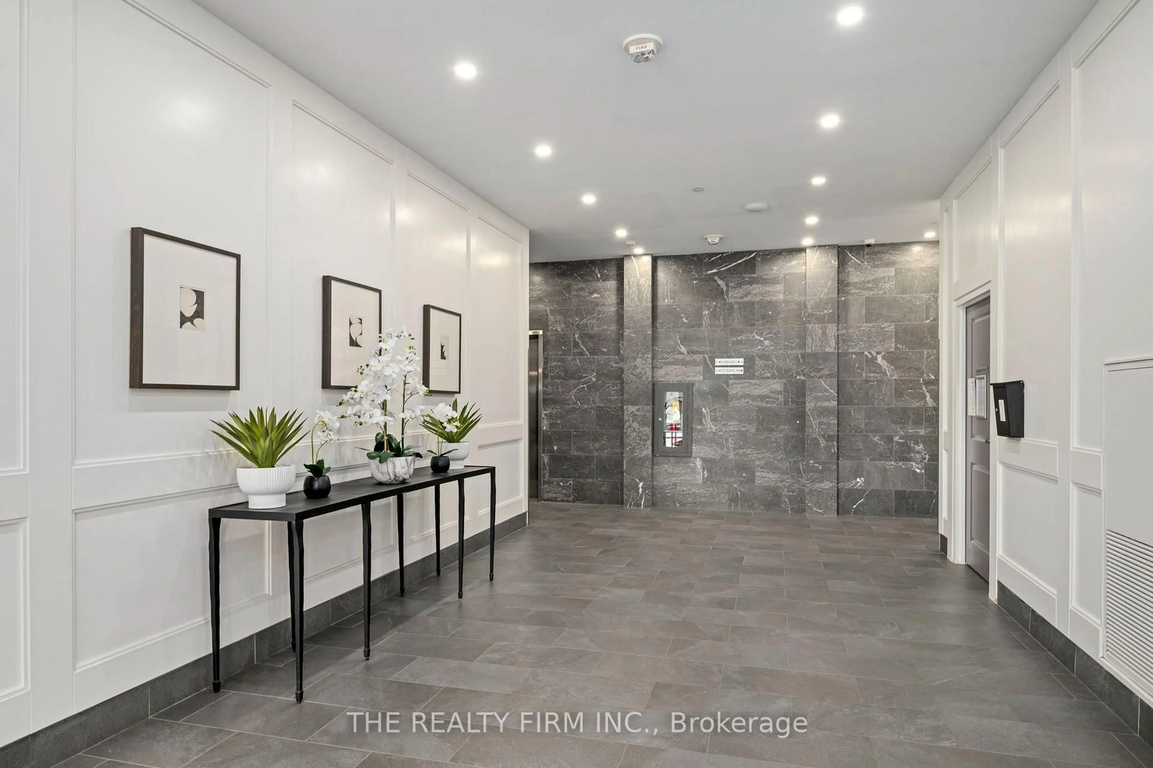 Unknown for 260 Villagewalk Blvd #701, London North Ontario N6G 0W6