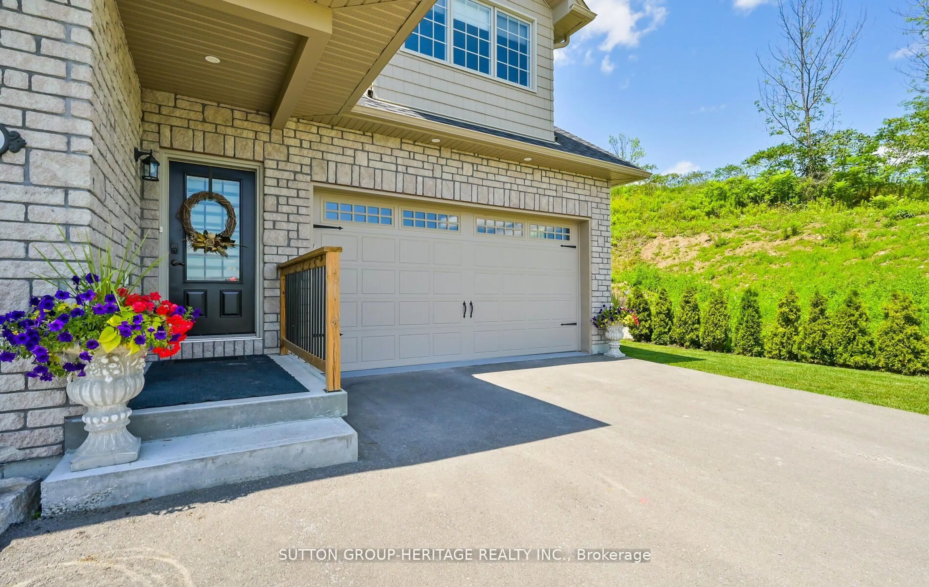 Indoor garage for 124 Orchard Way, Trent Hills Ontario K0K 3K0